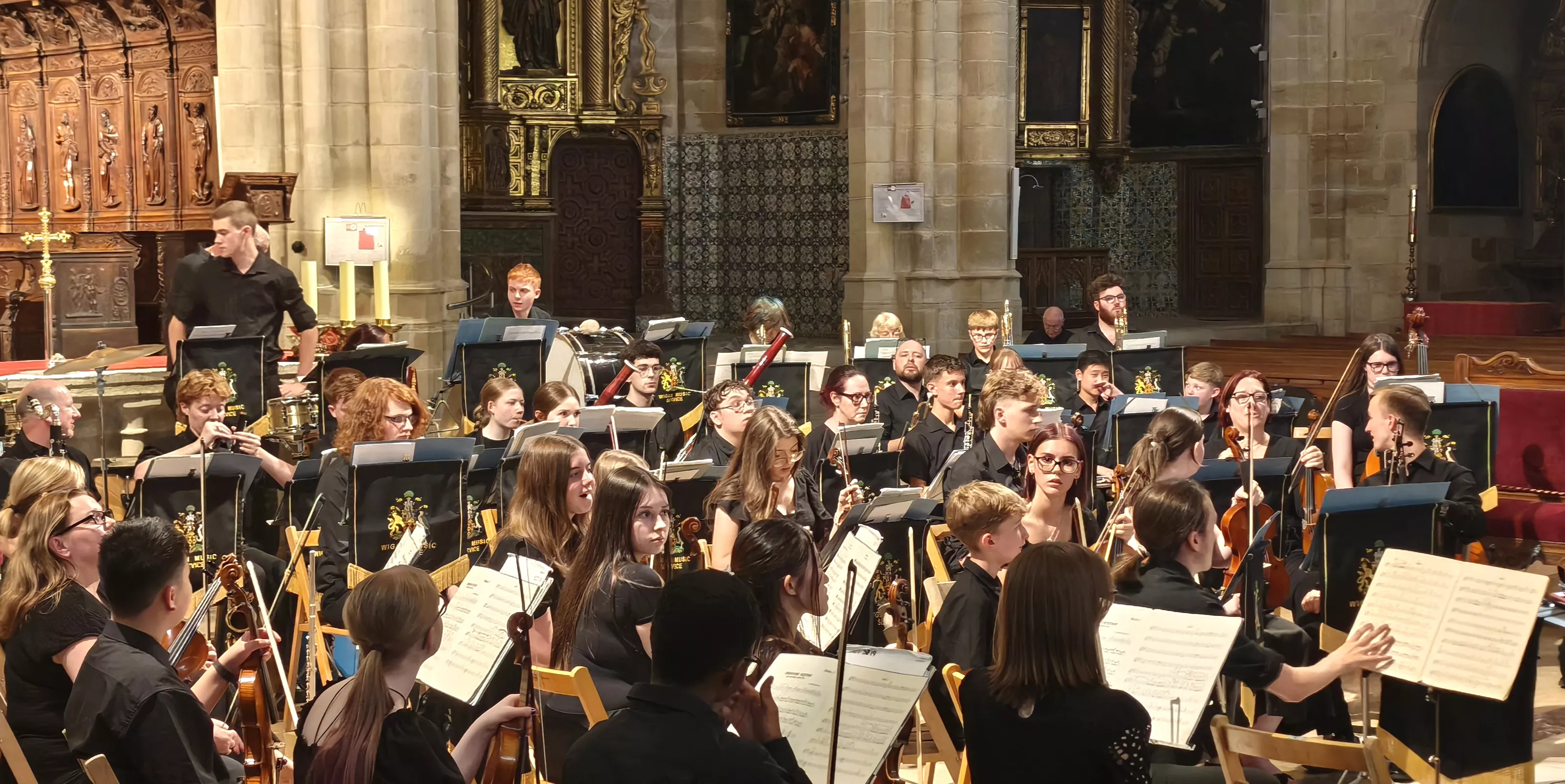 Concierto de la Joven Orquesta Sinfónica de Wigan en la Catedral de Huesca. Foto María José Sampietro
