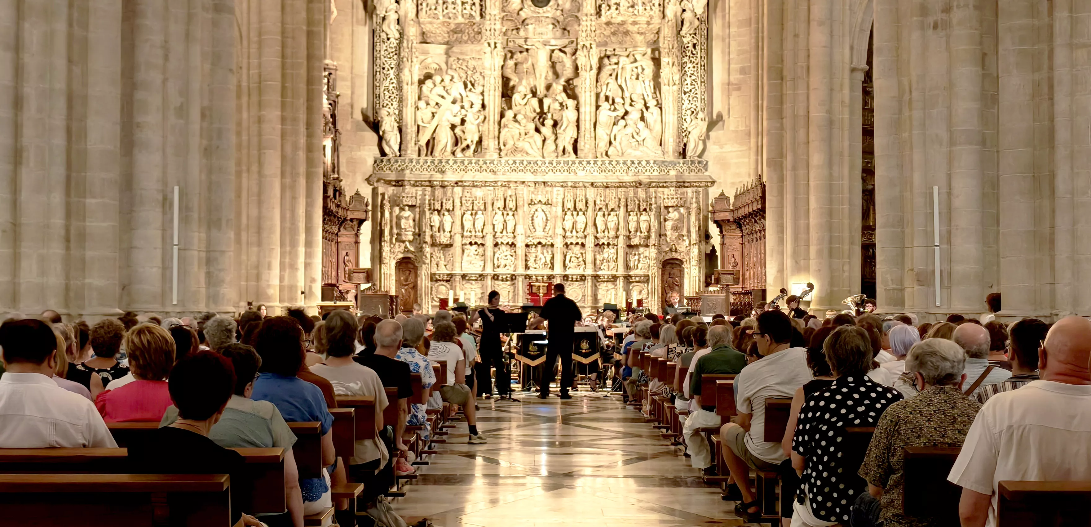 Concierto de la Joven Orquesta Sinfónica de Wigan en la Catedral de Huesca. Foto María José Sampietro