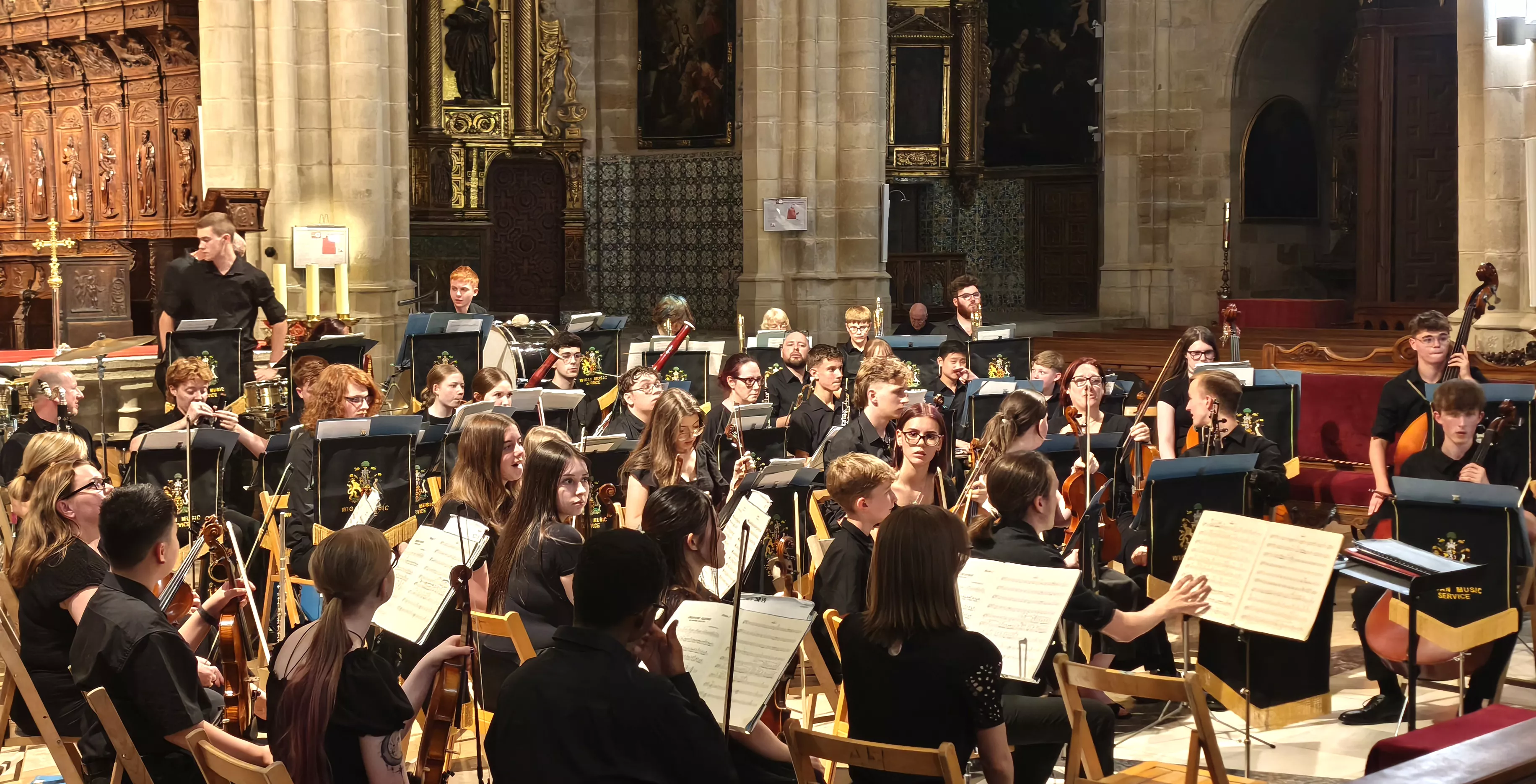Concierto de la Joven Orquesta Sinfónica de Wigan en la Catedral de Huesca. Foto María José Sampietro