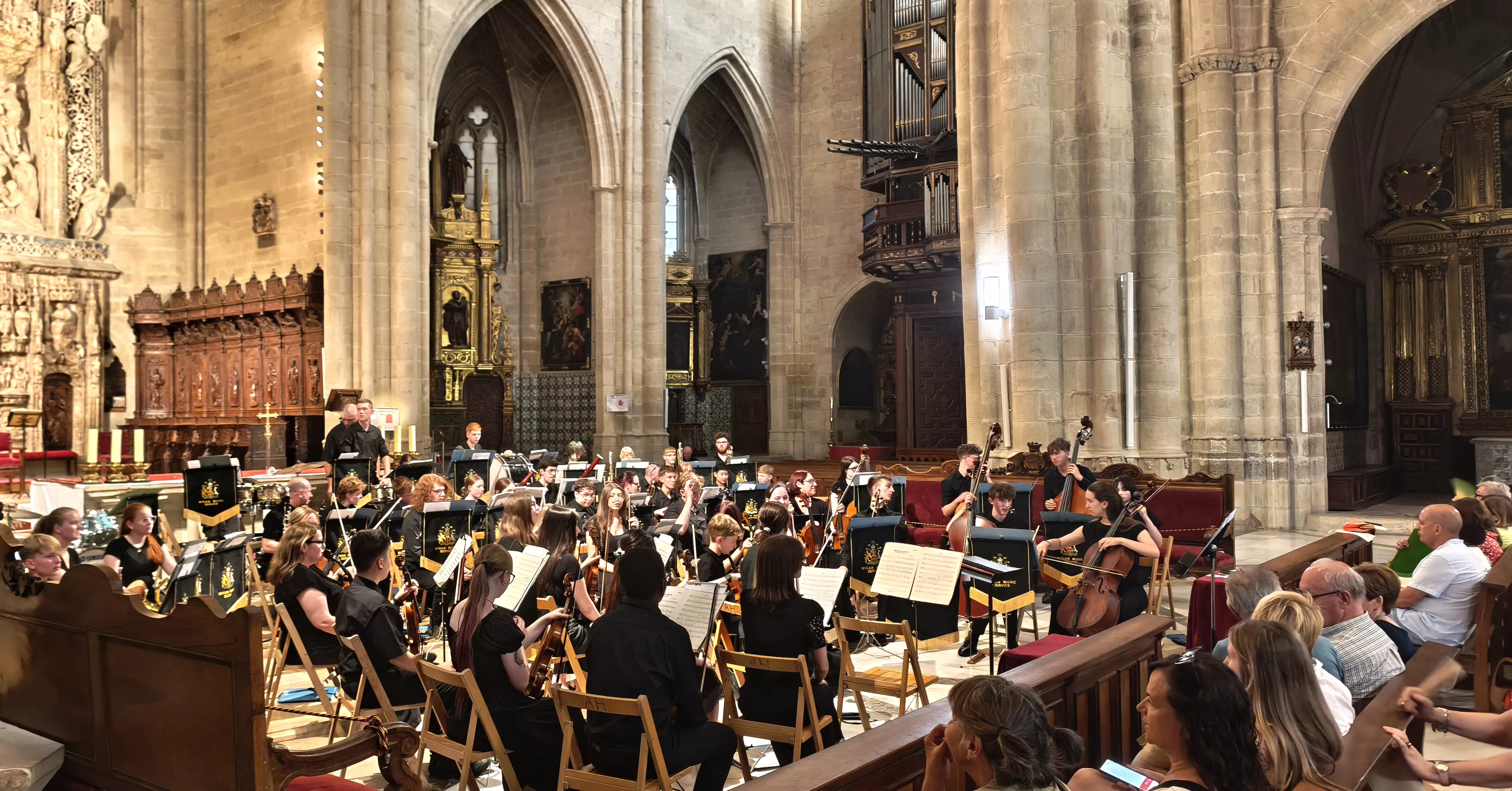 Concierto de la Joven Orquesta Sinfónica de Wigan en la Catedral de Huesca. Foto María José Sampietro