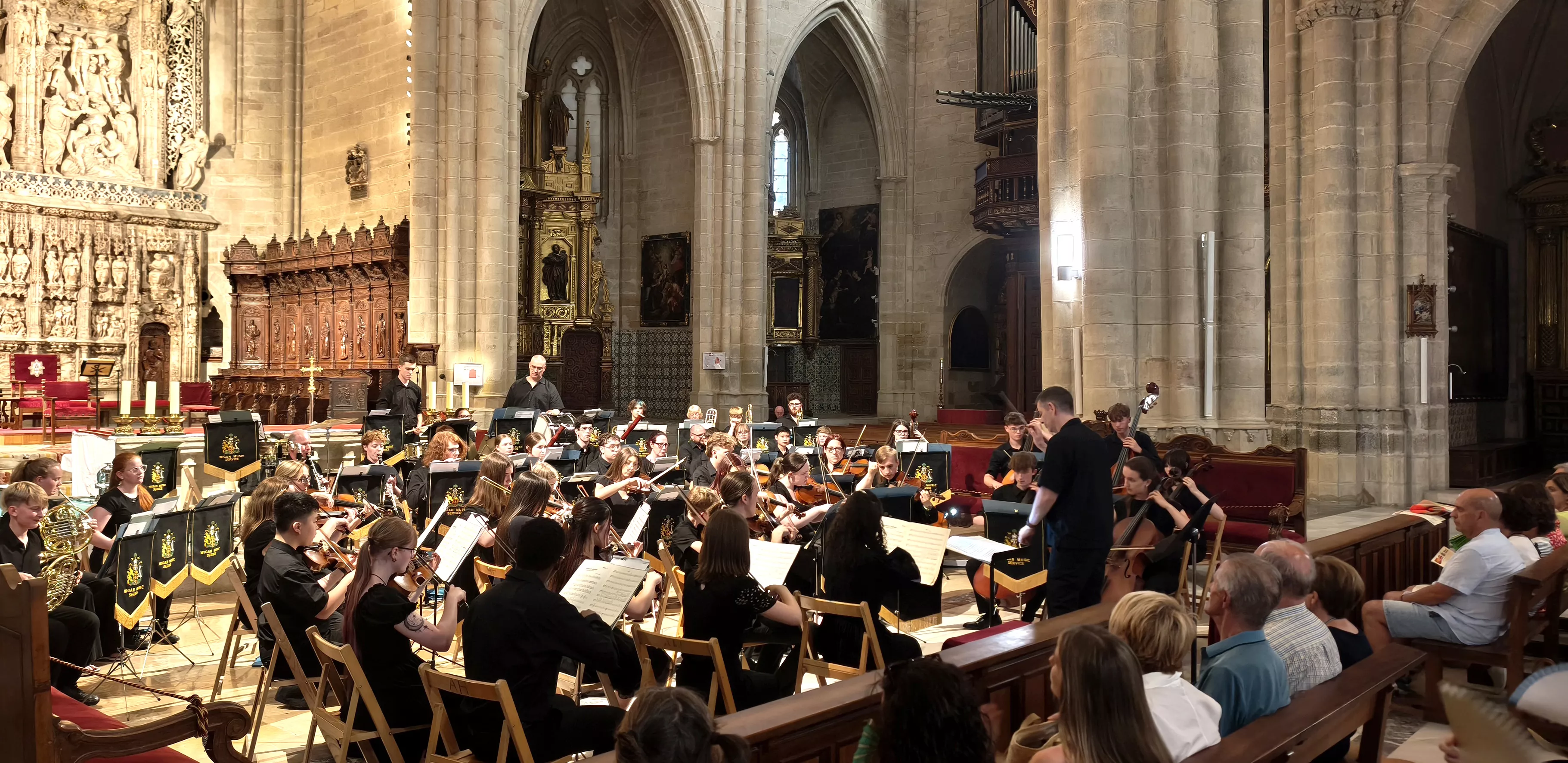 La Joven Orquesta Sinfónica de Wigan durante su actuación. Foto María José Sampietro Brosed