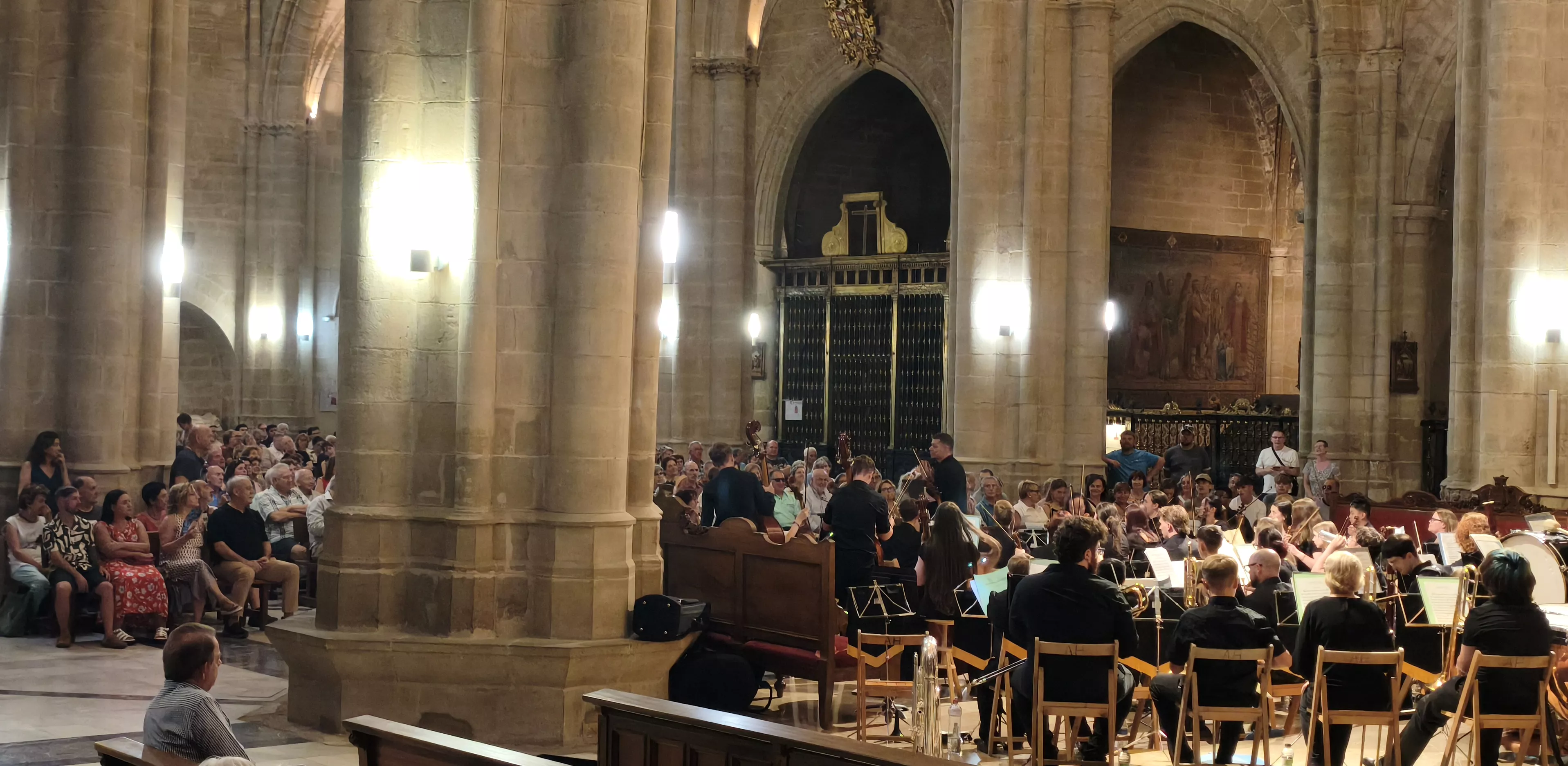 Concierto de la Joven Orquesta Sinfónica de Wigan en la Catedral de Huesca. Foto María José Sampietro
