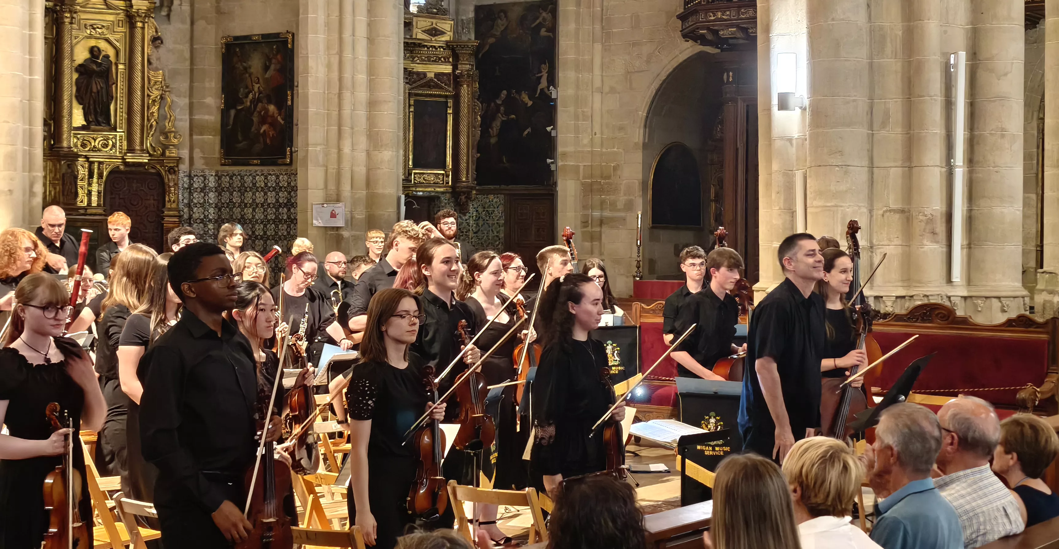 Concierto de la Joven Orquesta Sinfónica de Wigan en la Catedral de Huesca. Foto María José Sampietro