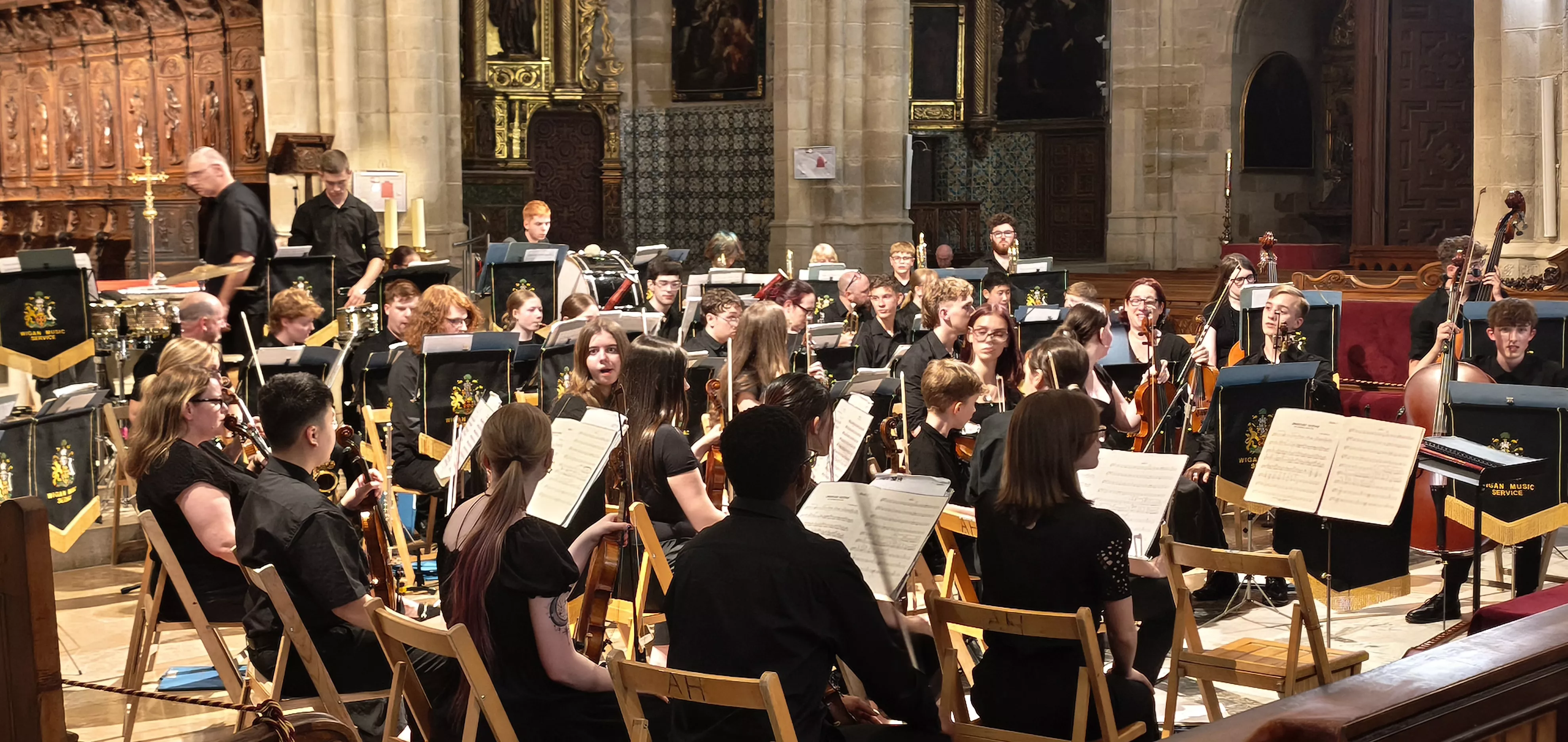 Concierto de la Joven Orquesta Sinfónica de Wigan en la Catedral de Huesca. Foto María José Sampietro