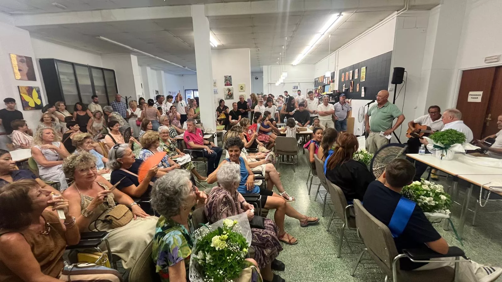 Presentación de mairalesas y homenaje a centenarias en el Barrio de Santiago de Huesca. Foto Mercedes Manterola