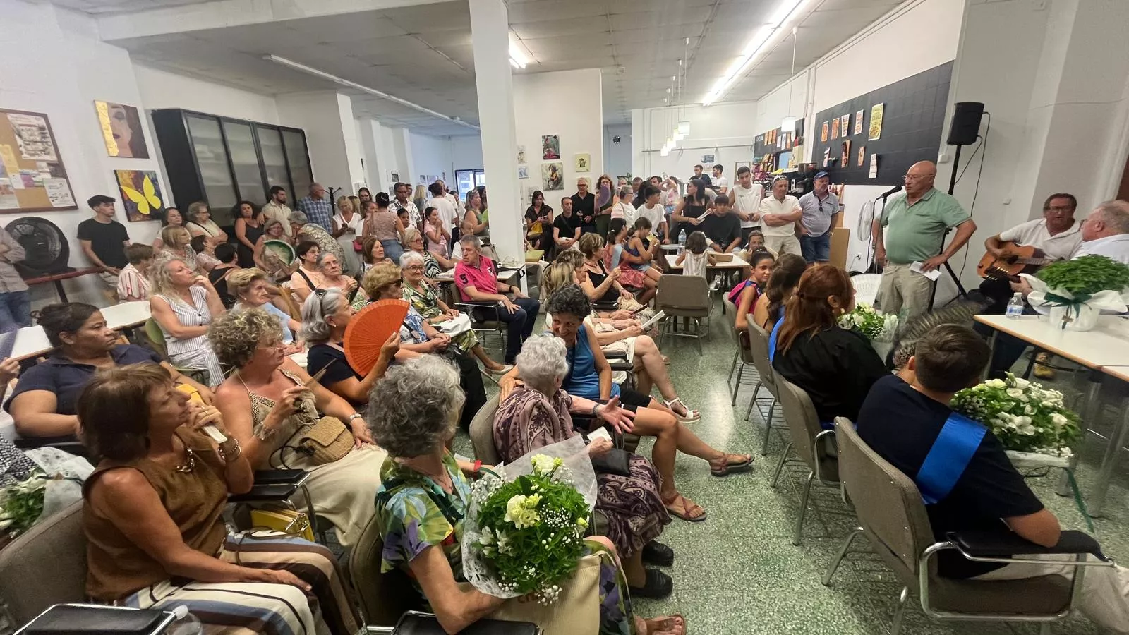 Presentación de mairalesas y homenaje a centenarias en el Barrio de Santiago de Huesca. Foto Mercedes Manterola