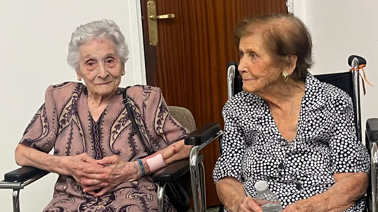 Presentación de mairalesas y homenaje a centenarias en el Barrio de Santiago de Huesca. Foto Mercedes Manterola