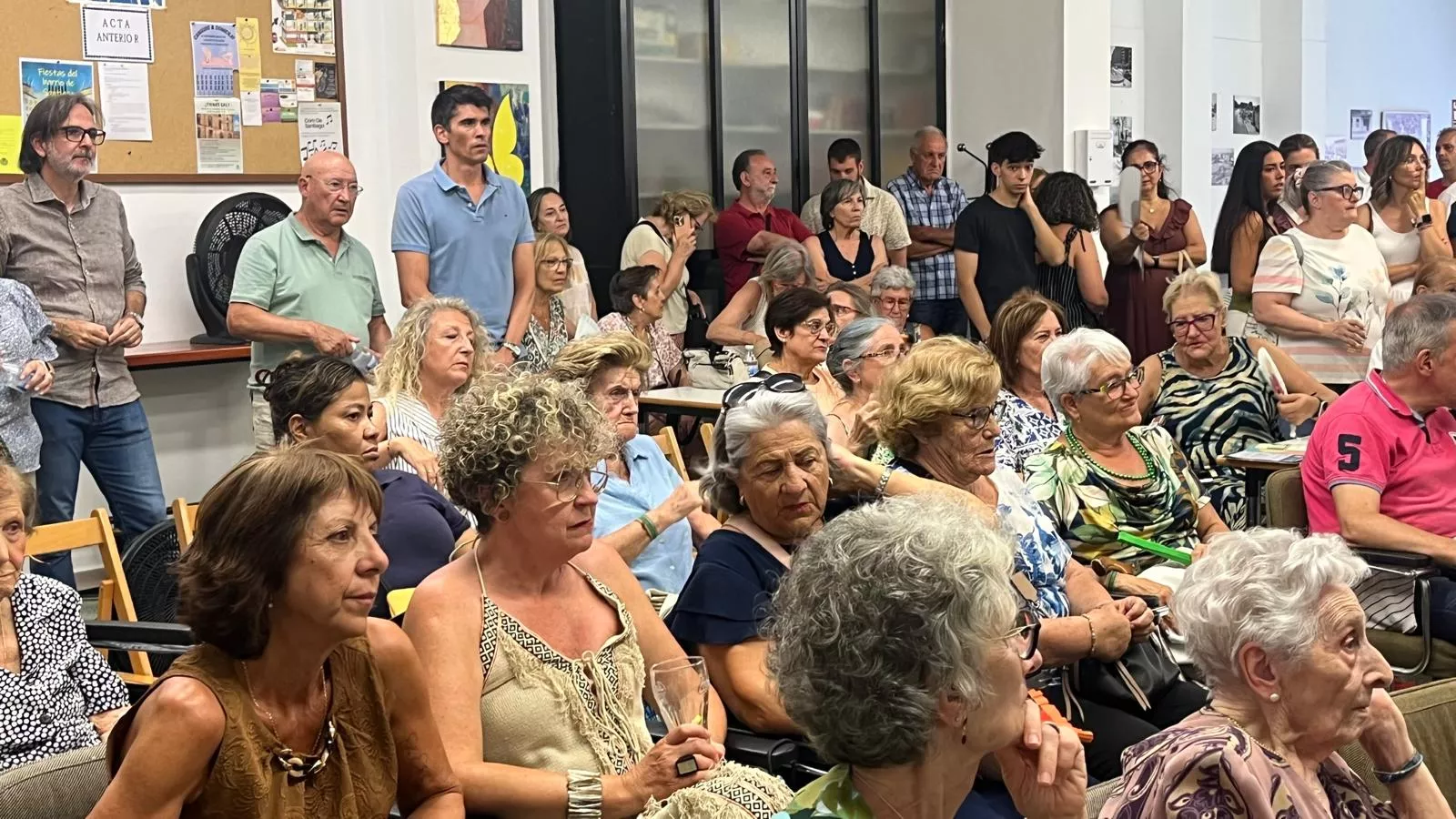 Presentación de mairalesas y homenaje a centenarias en el Barrio de Santiago de Huesca. Foto Mercedes Manterola