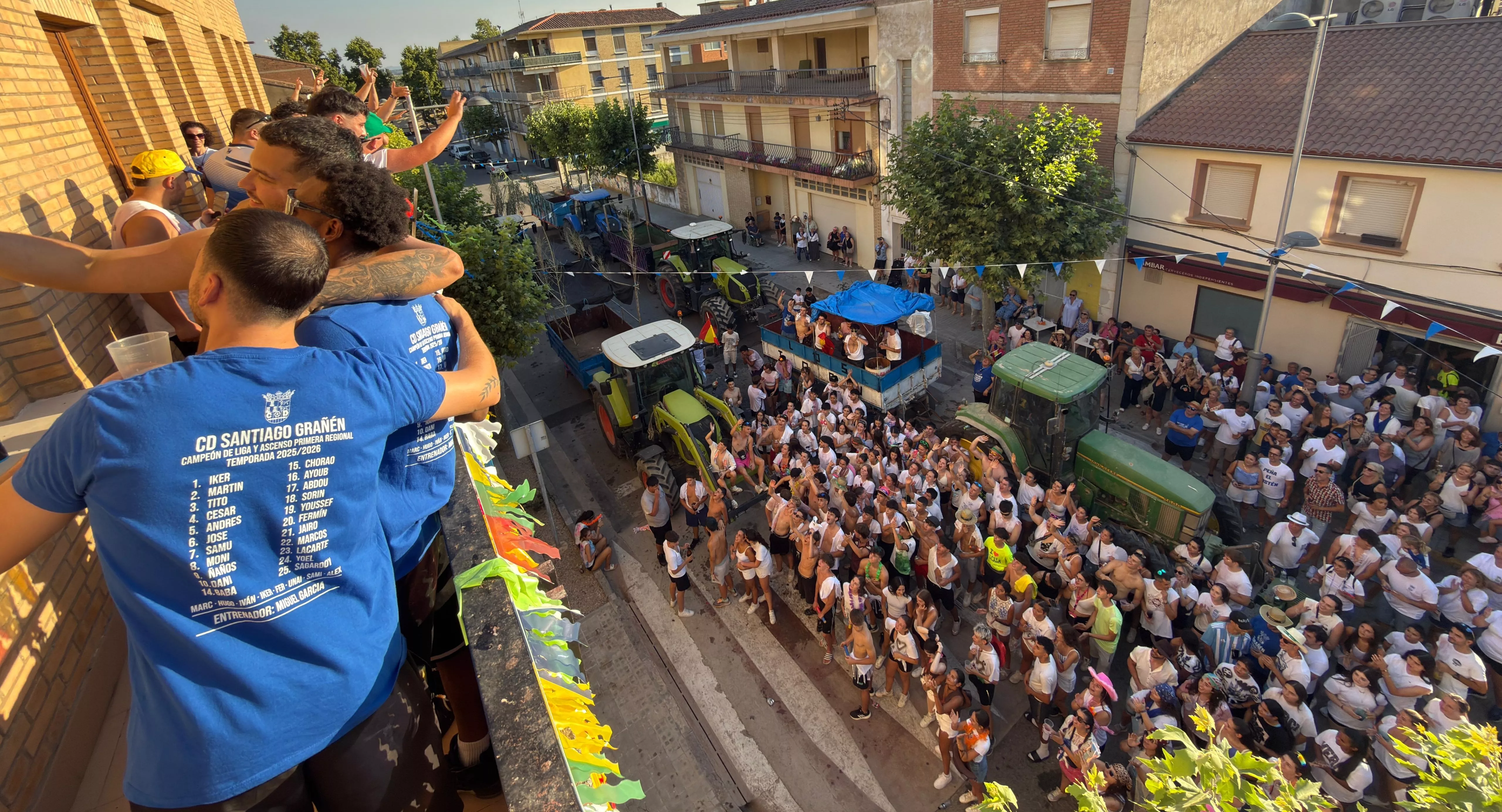 Grañén se entrega a las fiestas tras un chupinazo protagonizado por el Club Deportivo Santiago.