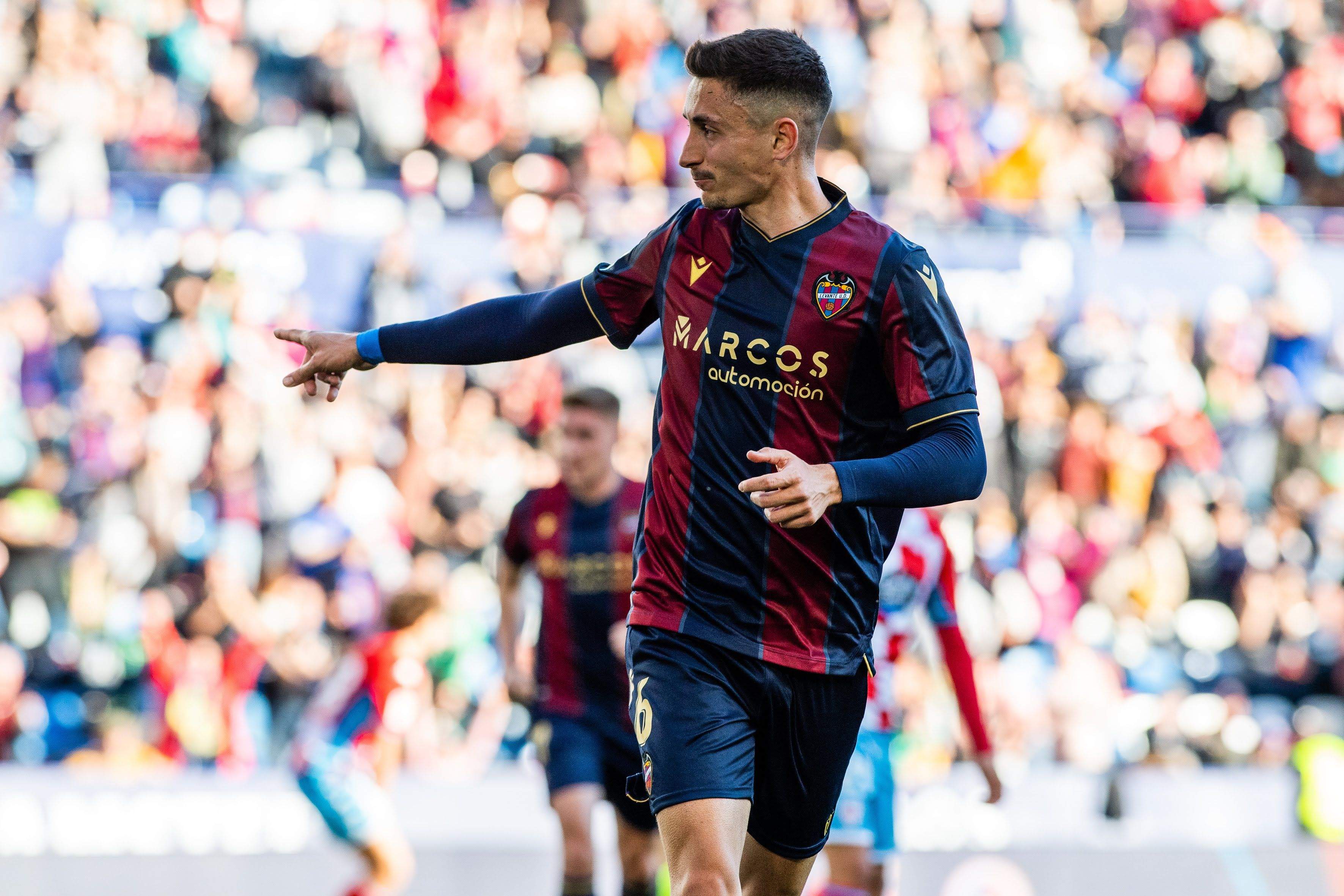 Pablo Martínez, con pasado en el Huesca, celebra el gol conseguido ante el Lugo. Foto: @LevanteUD