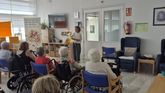 Cuentacuentos de las niñas y niños de la Biblioteca Ramón J. Sender en Casa Aísa. Foto Myriam Martínez Cuentacuentos de las niñas y niños de la Biblioteca Ramón J. Sender en Casa Aísa. Foto Myriam Martínez