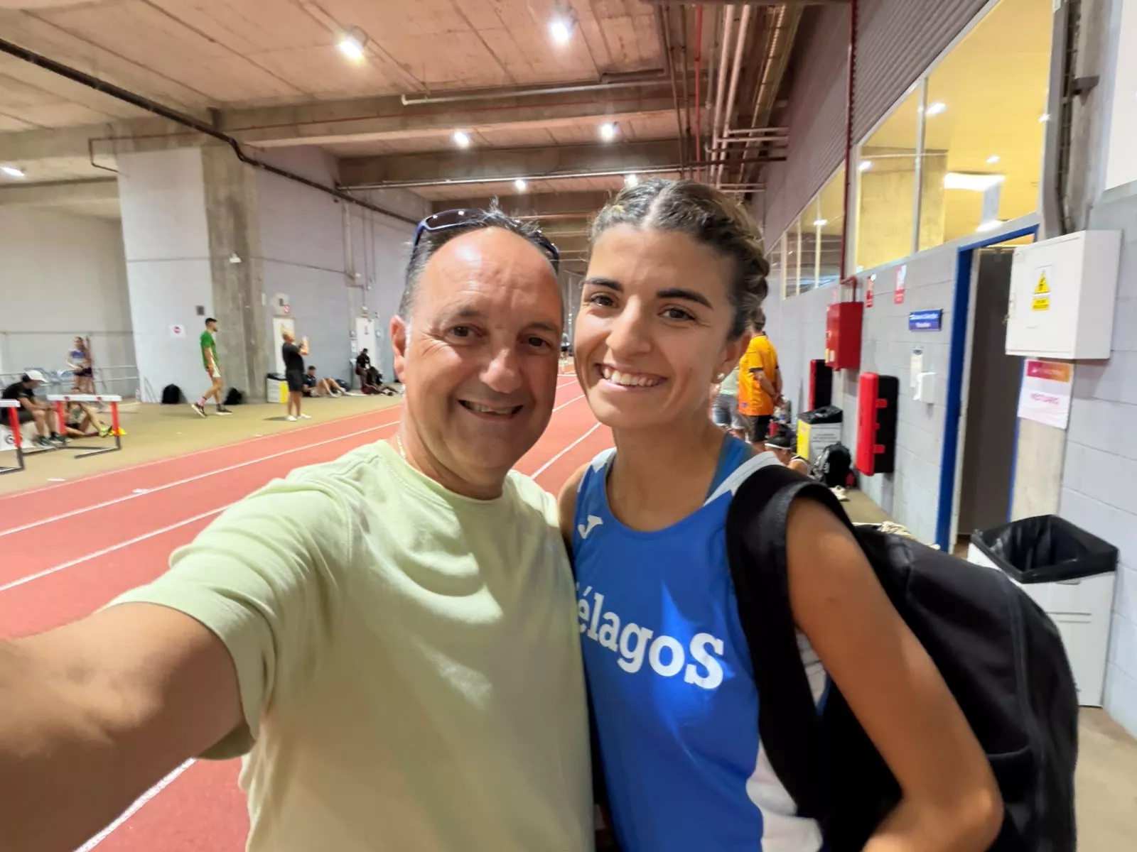 Raquel de Francisco junto con Phondy.