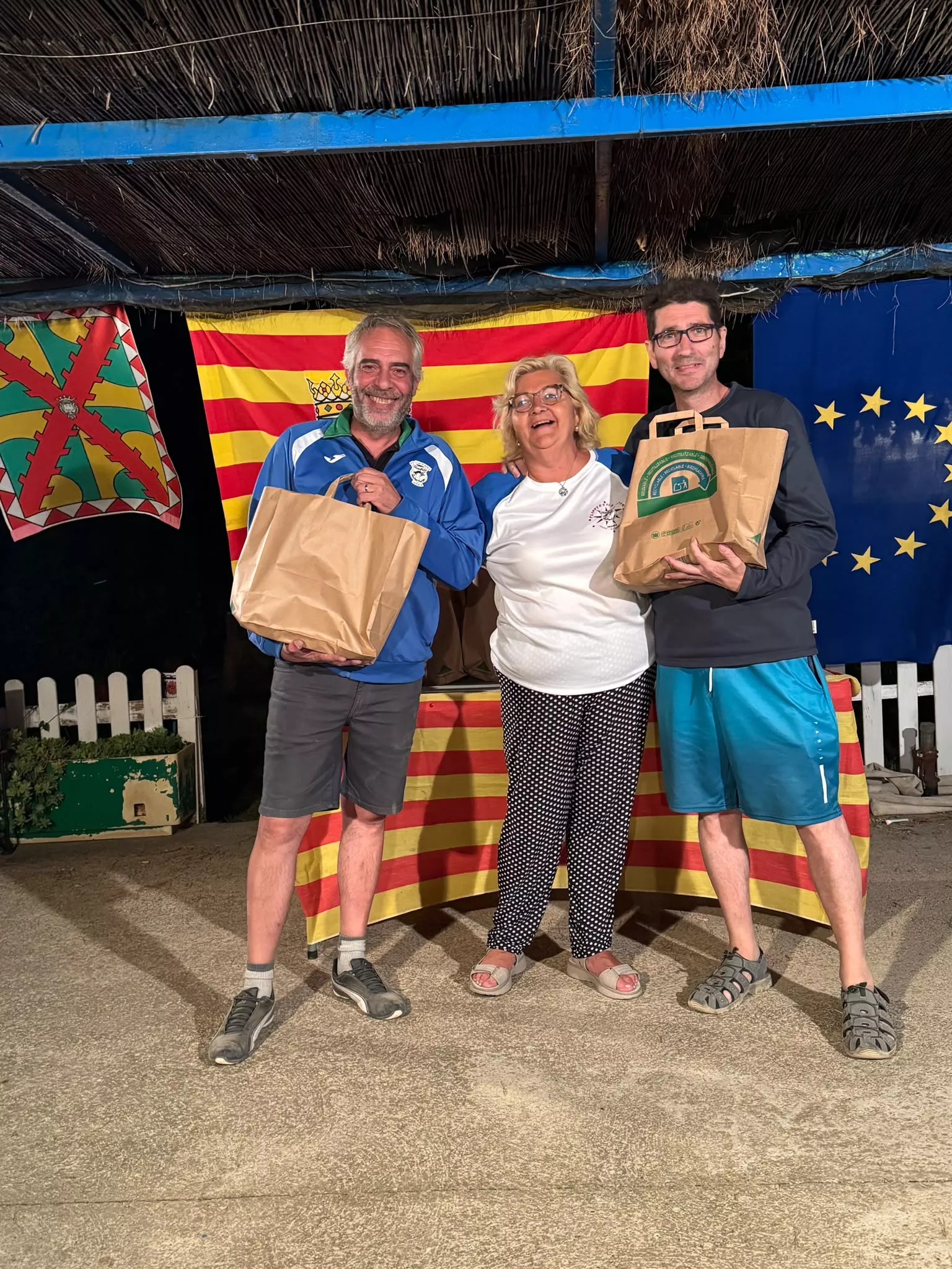 Los vencedores del trofeo con Ana Yagüe