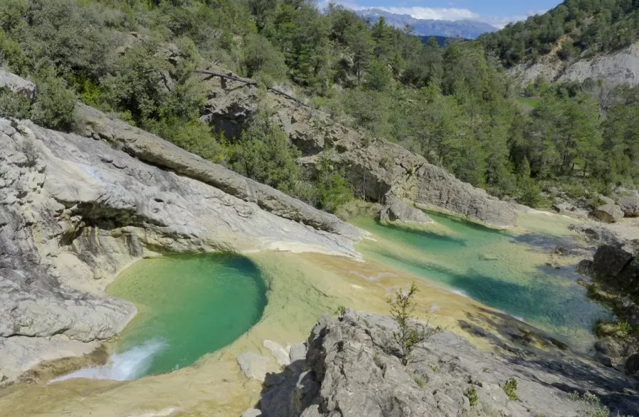 Boltaña restringe el baño en las pozas de Ascaso y San Martín por la escasez de agua.