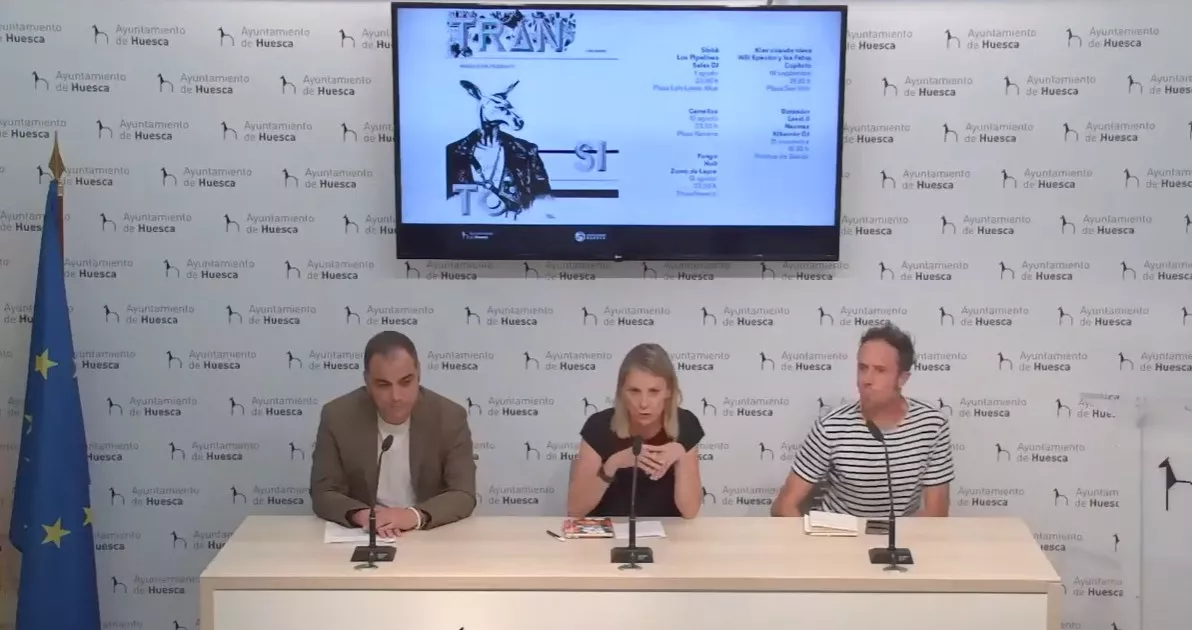 Carlos Sampériz, Nuria Mur y Héctor Sánchez ha presentado los conciertos de Huesca en Tránsito.