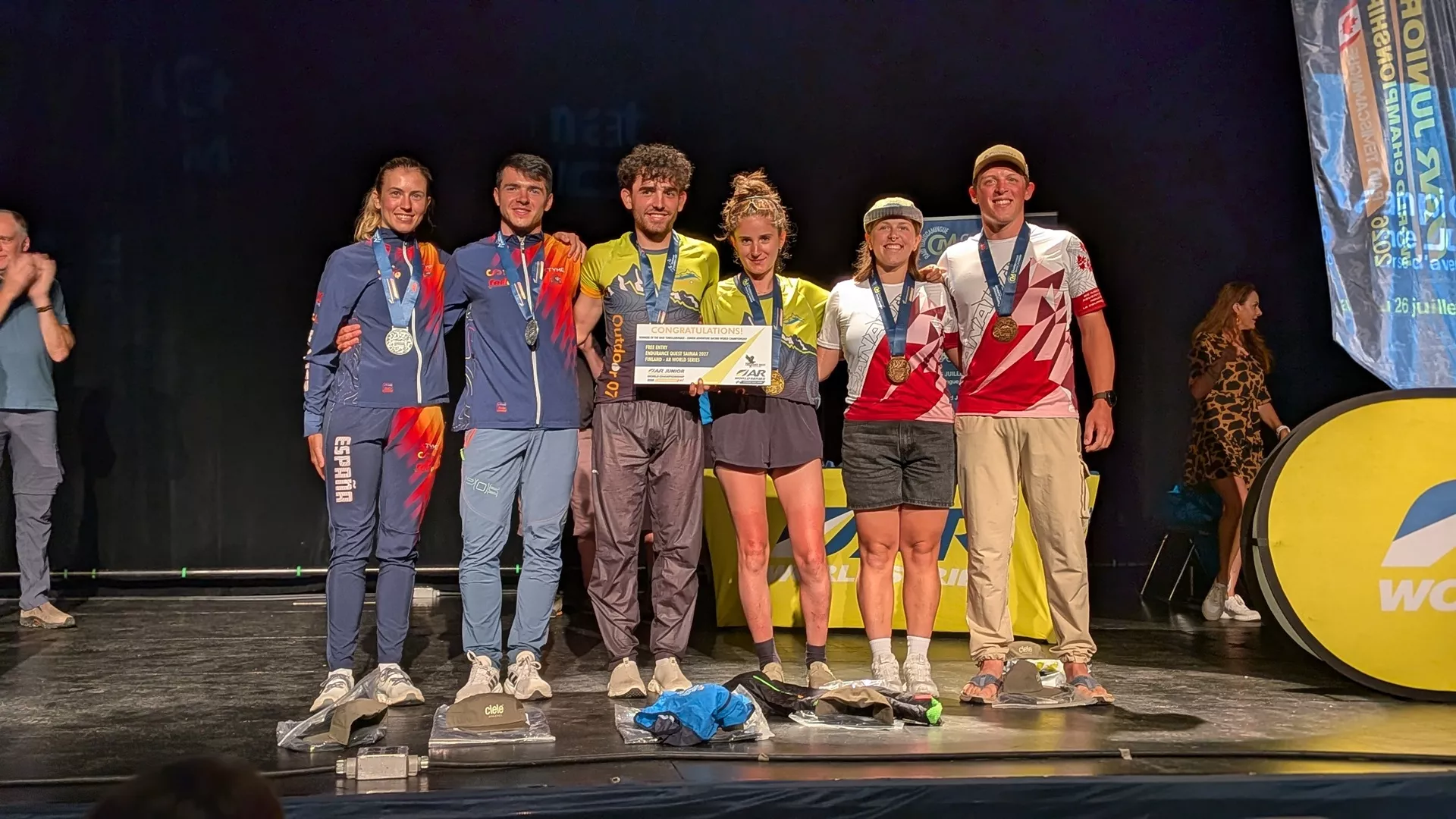 Podium U25 Mixto