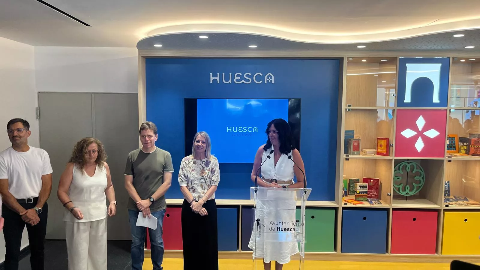 Inauguración de la remodelada Oficina de Turismo de Huesca. Foto Mercedes Manterola