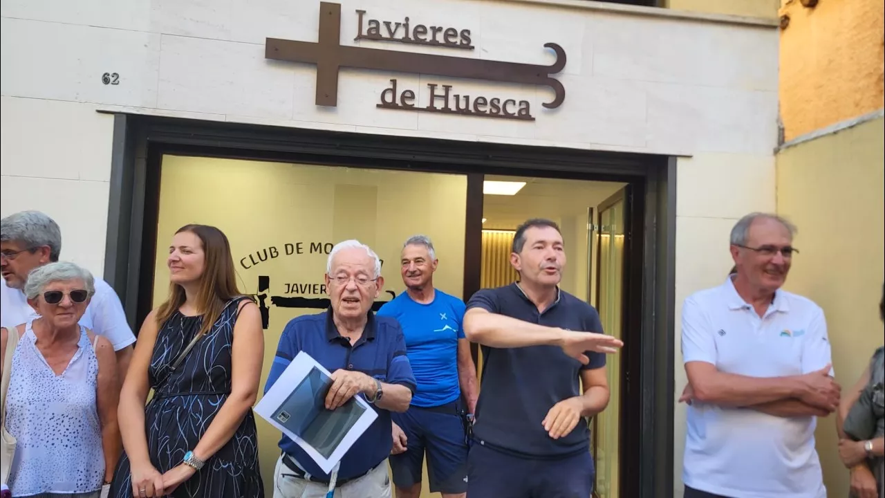 Inauguración del nuevo local del Club de Montaña Javieres de Huesca, siempre "caminando juntos"