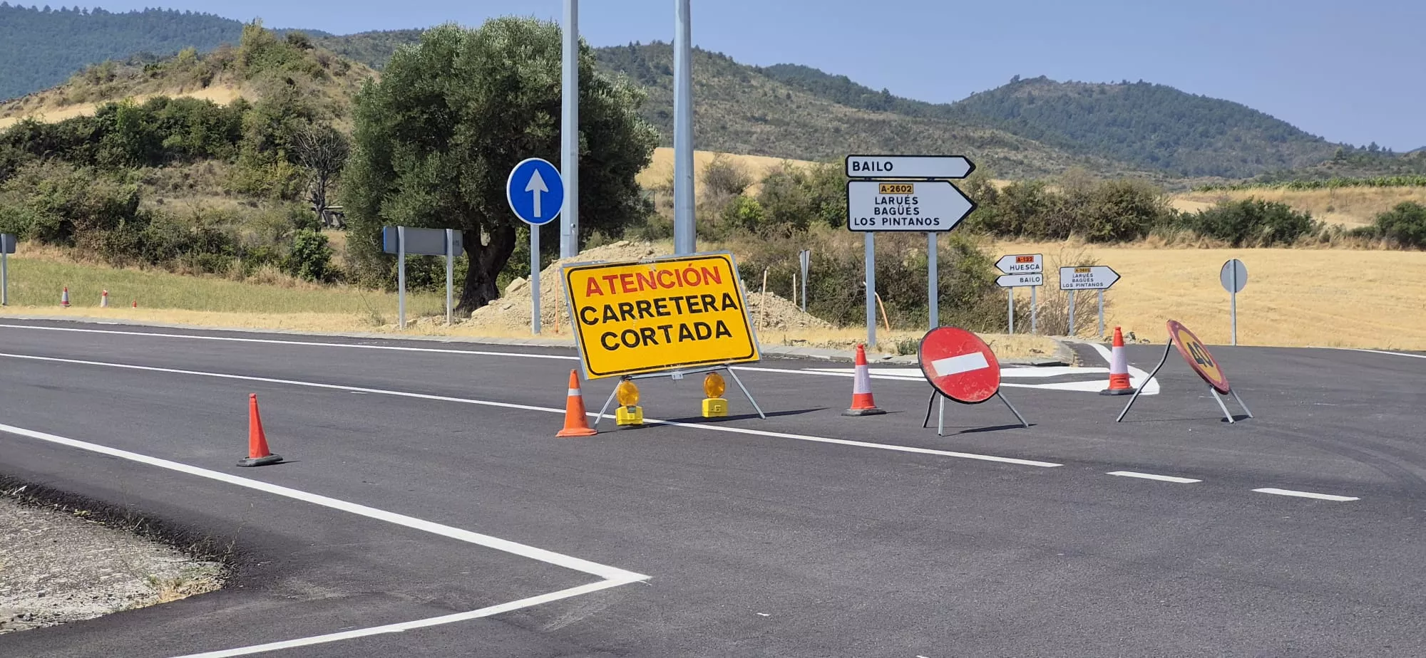 La falta de una fecha para reabrir la A-132 provoca confusión entre los conductores. Foto Myriam Martínez