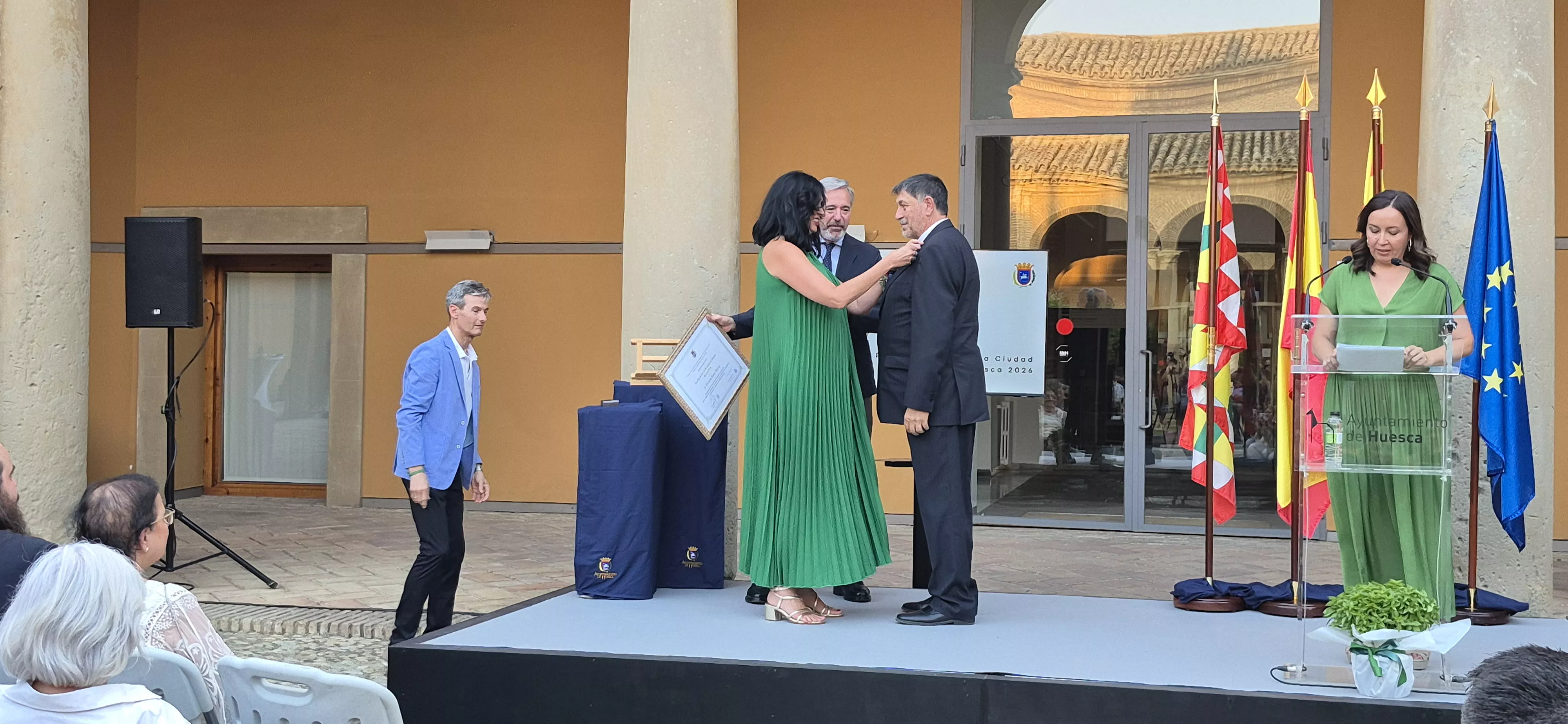 Entrega de la Parrilla de Oro a Ernesto Escar. Foto Myriam Martínez