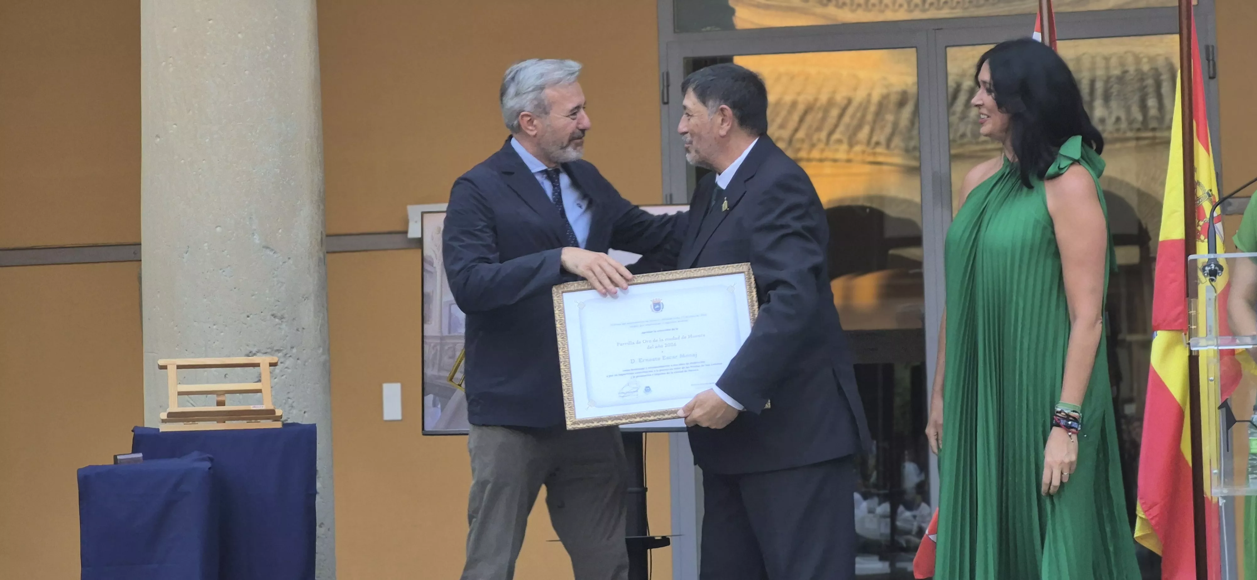 Entrega de la Parrilla de Oro a Ernesto Escar. Foto Myriam Martínez