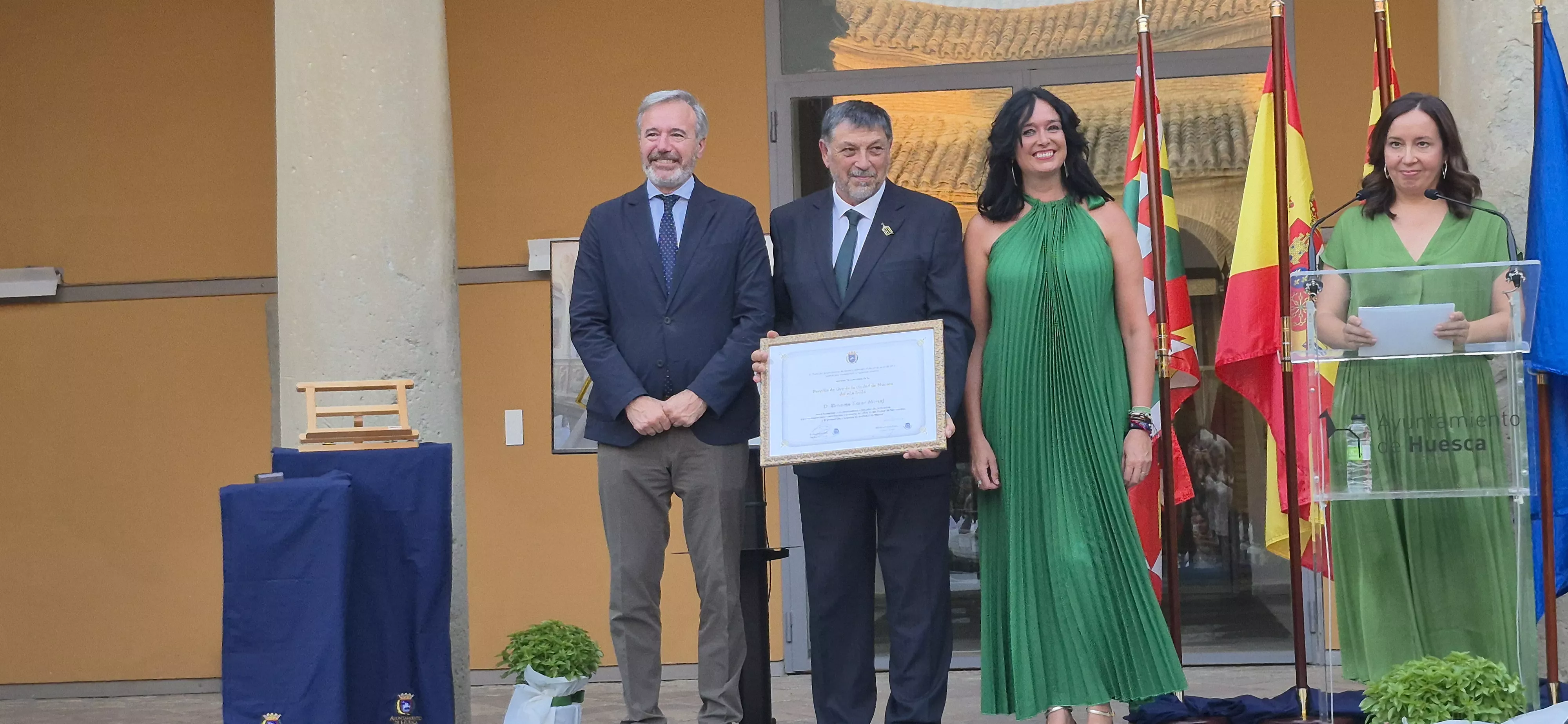 Entrega de la Parrilla de Oro a Ernesto Escar. Foto Myriam Martínez