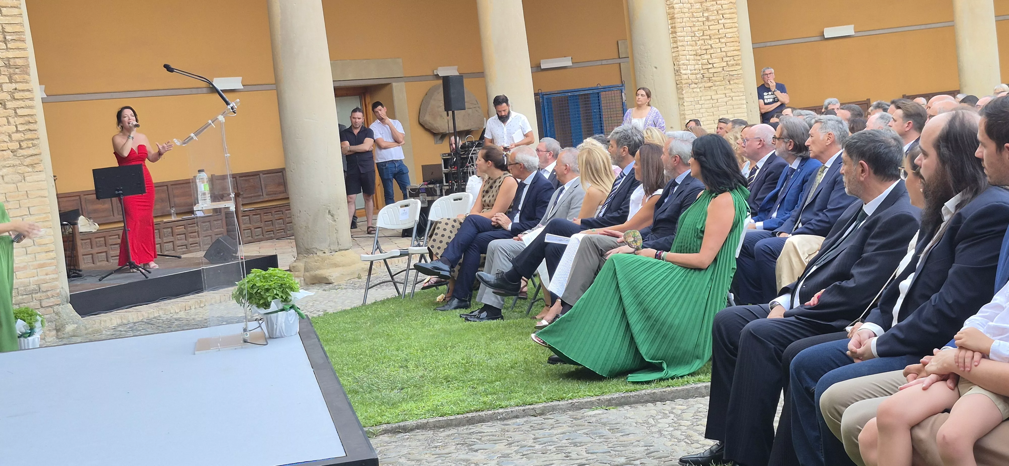 Entrega de la Parrilla de Oro a Ernesto Escar. Foto Myriam Martínez