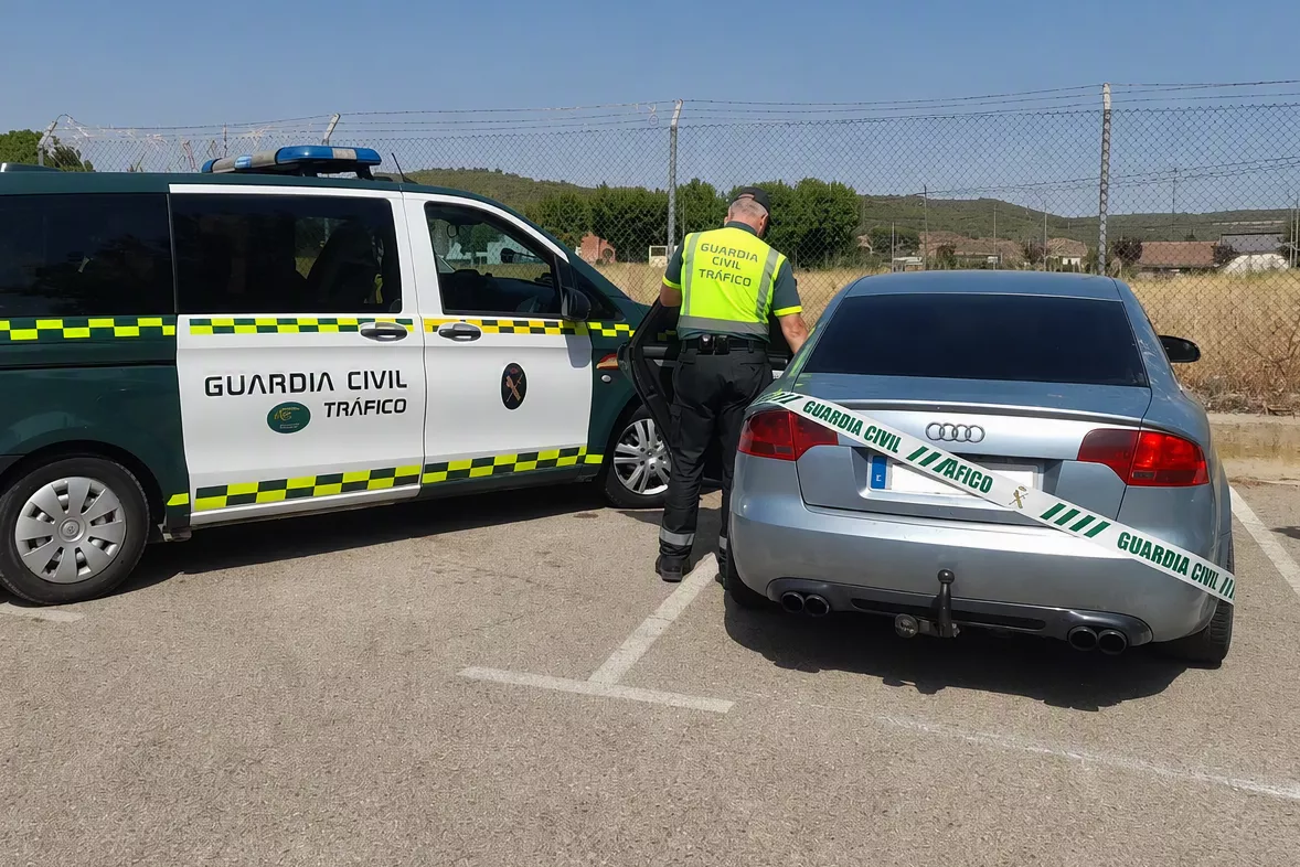 Un conductor sin carné escapa de un control y siembra el peligro durante cinco kilómetros en Zaidín.