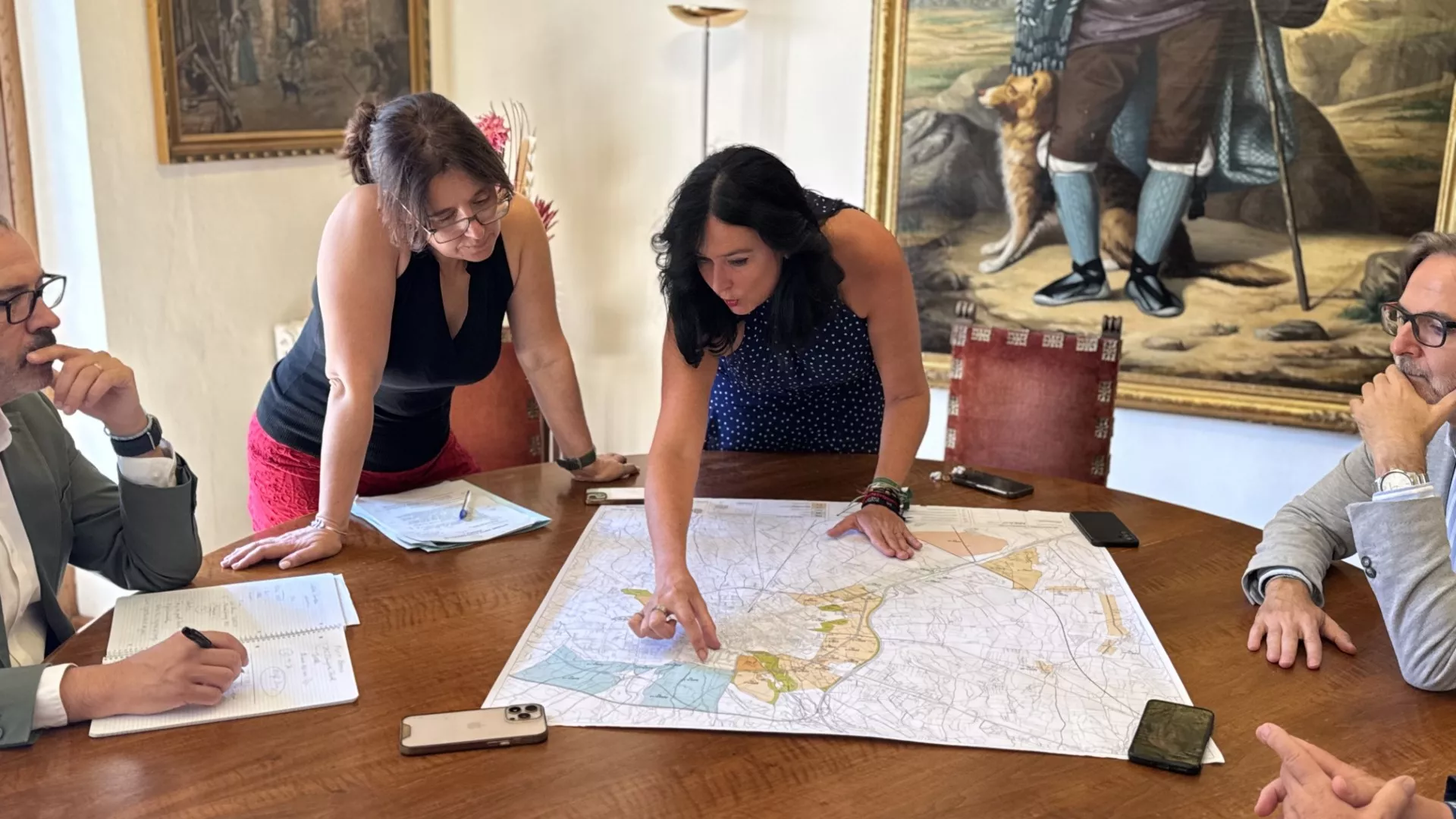 Eva Valle y Lorena Orduna han mantenido un encuentro para abordar la situación económica y empresarial de Huesca.