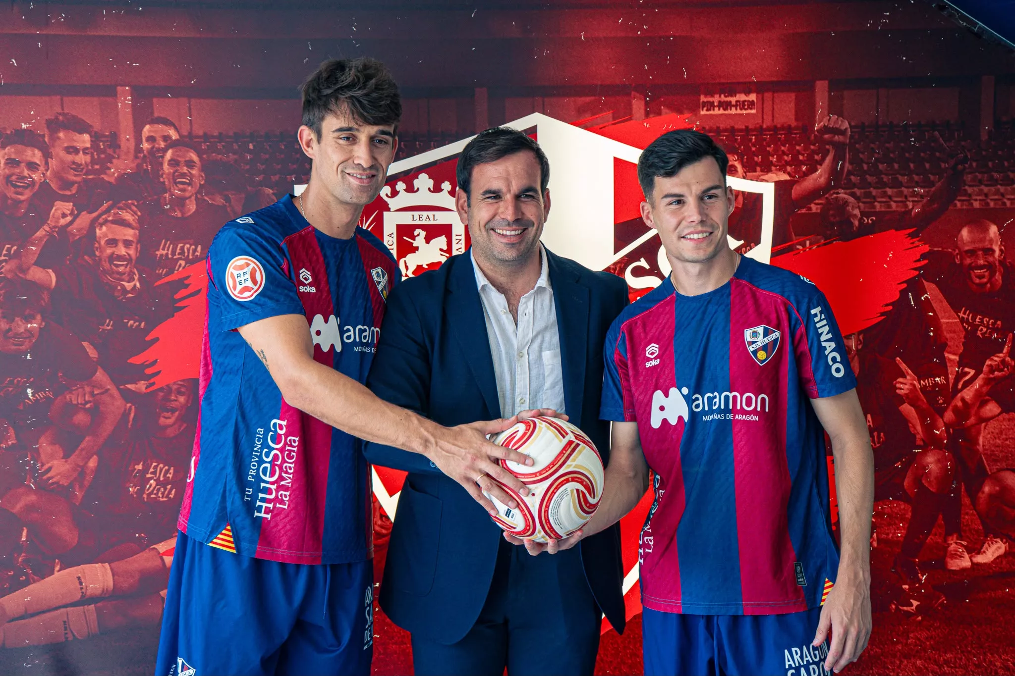Javi Sanz, con Gorostidi y Luismi Redondo en El Alcoraz