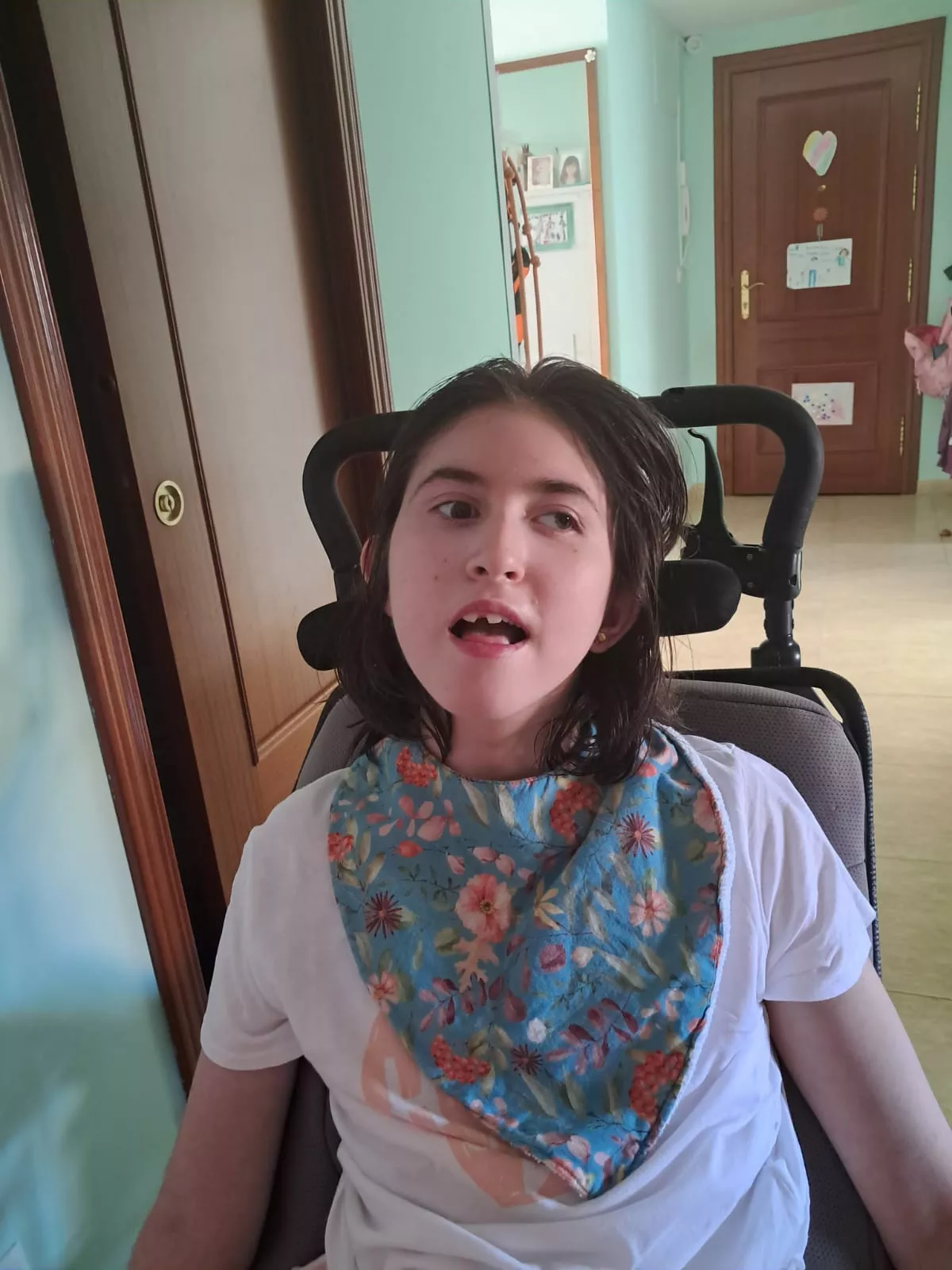 Judith Morer se ha quedado sin campus de verano por falta de recursos adaptados.