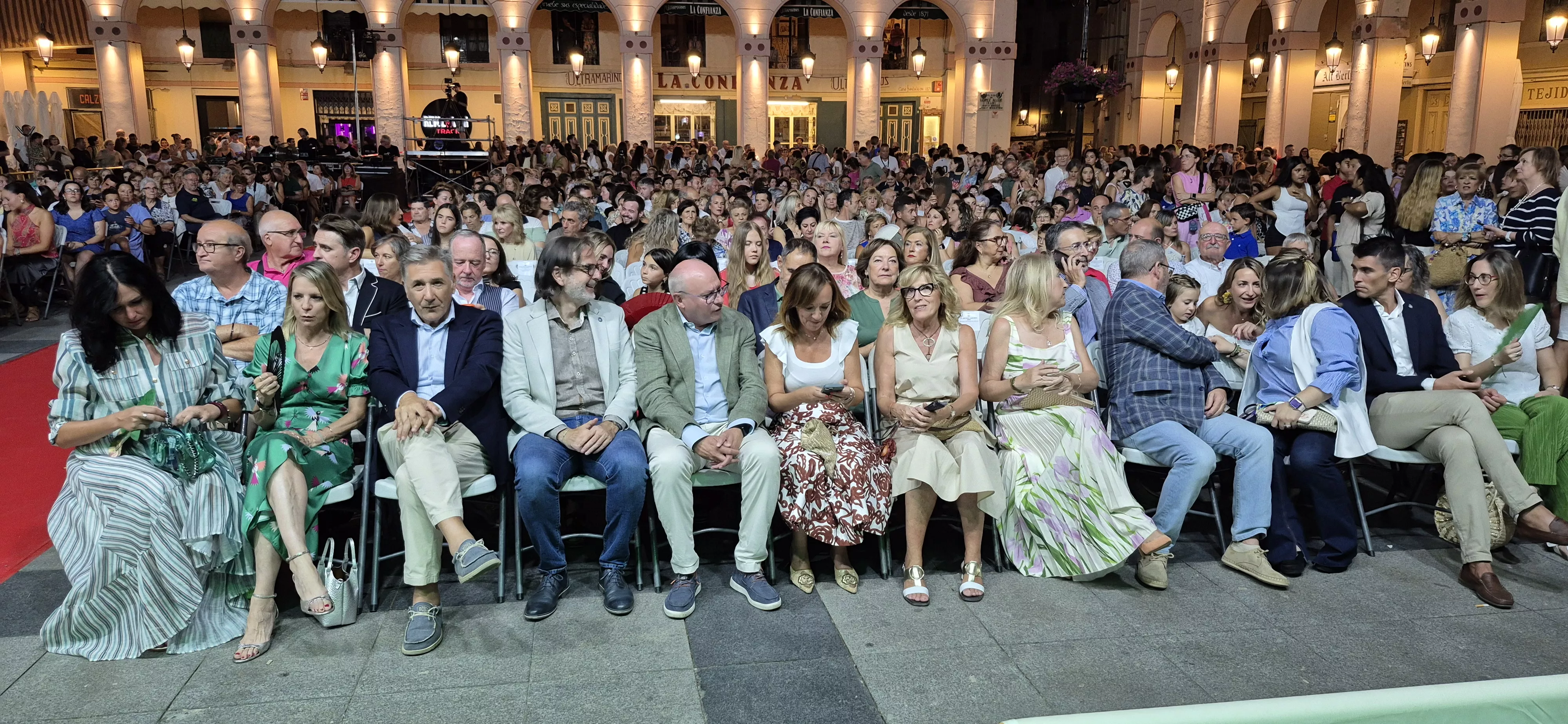 Presentación de las mairalesas y mainates 2026. Foto Myriam Martínez