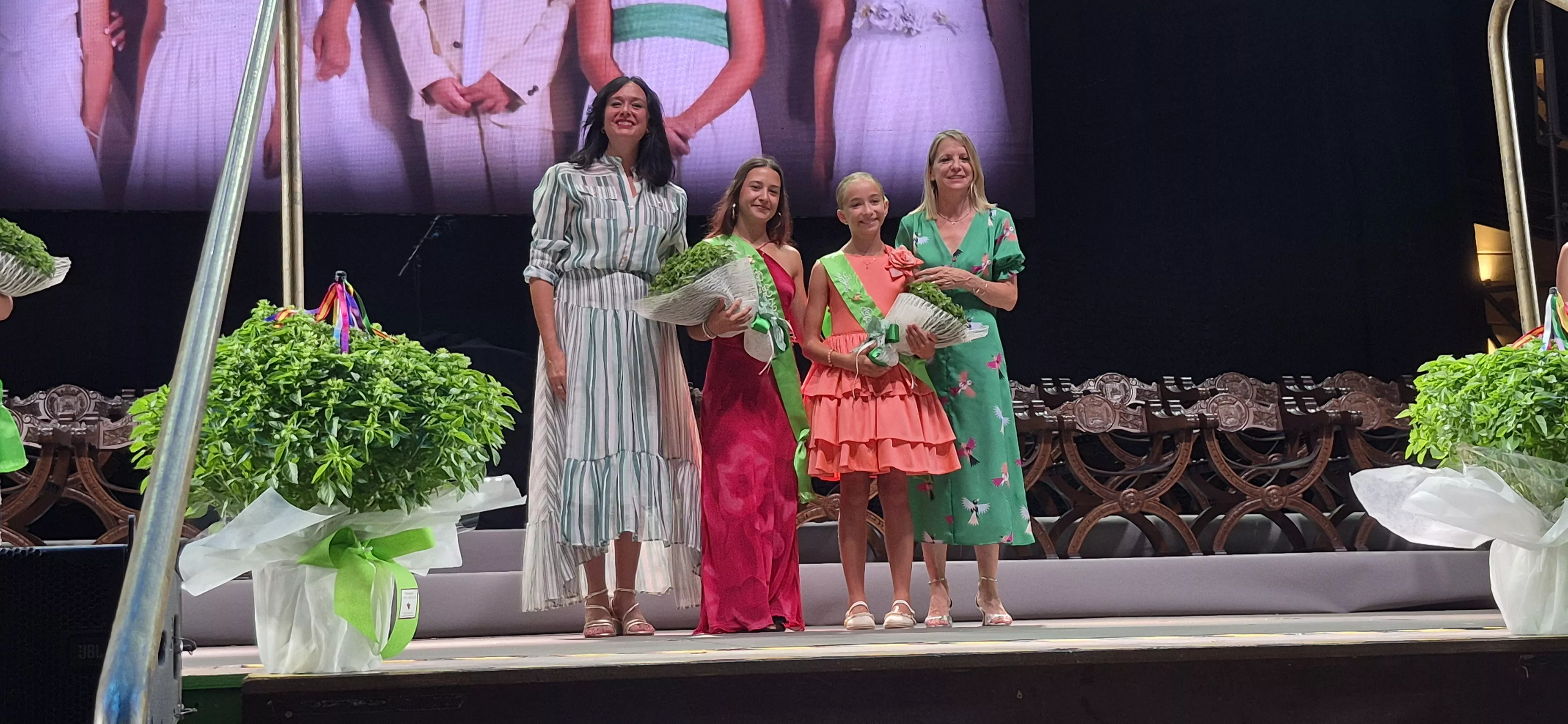 Presentación de las mairalesas y mainates 2026. Foto Myriam Martínez
