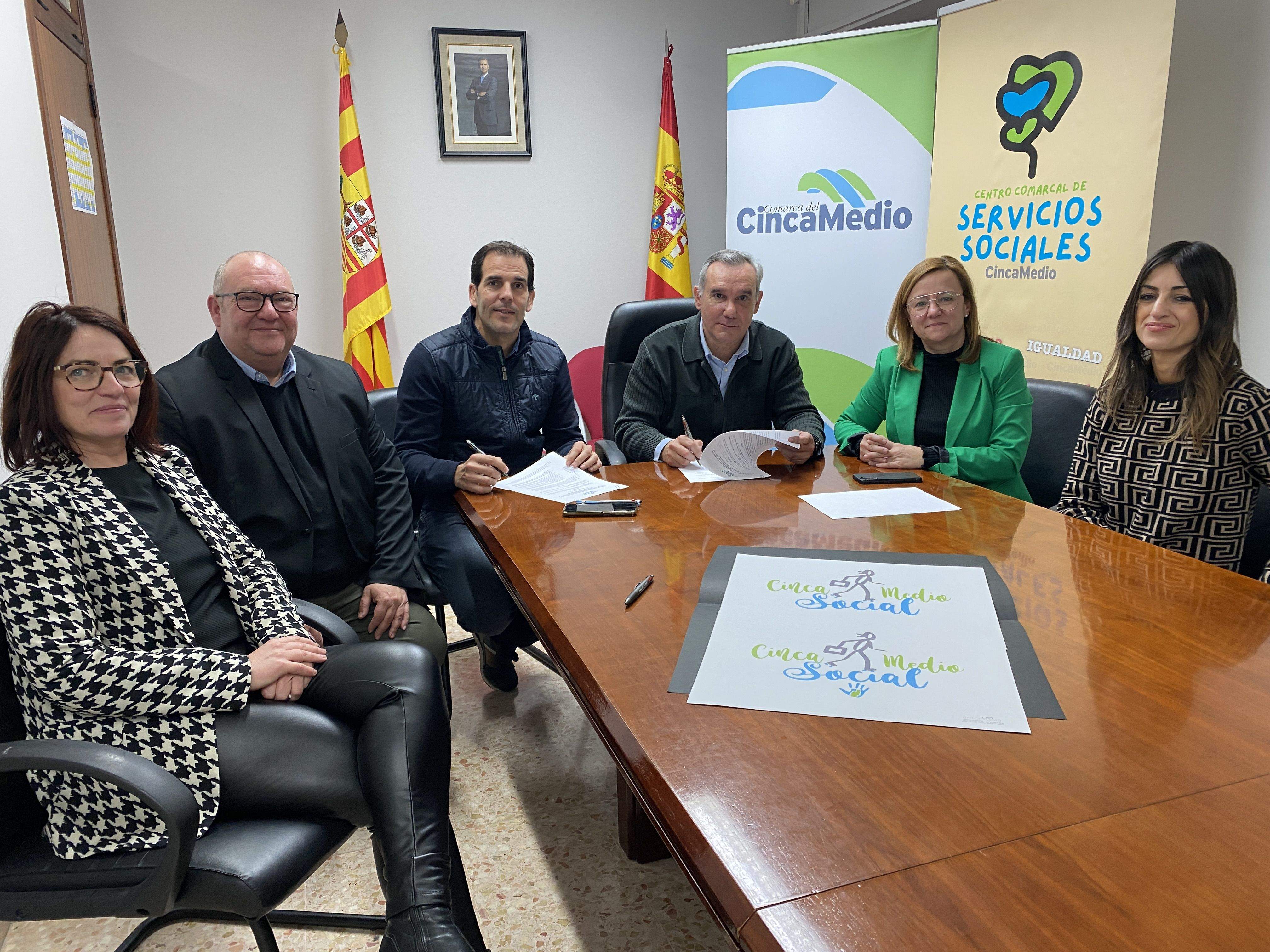 Firma del convenio para la creación de Cinca Medio Social