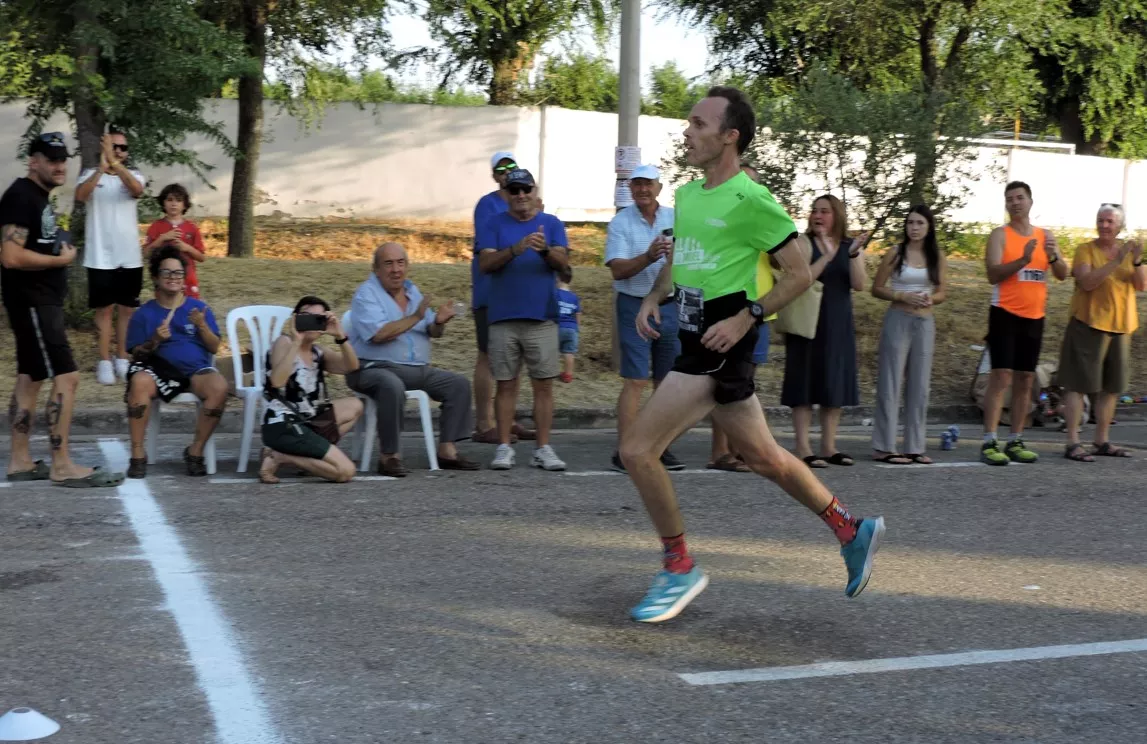 Javier Castells proclamándose vencedor