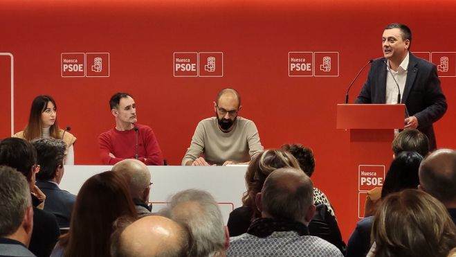 Fernando Sabés, dirigiéndose a la asamblea. Foto Myriam Martínez Fernando Sabés, dirigiéndose a la asamblea. Foto Myriam Martínez