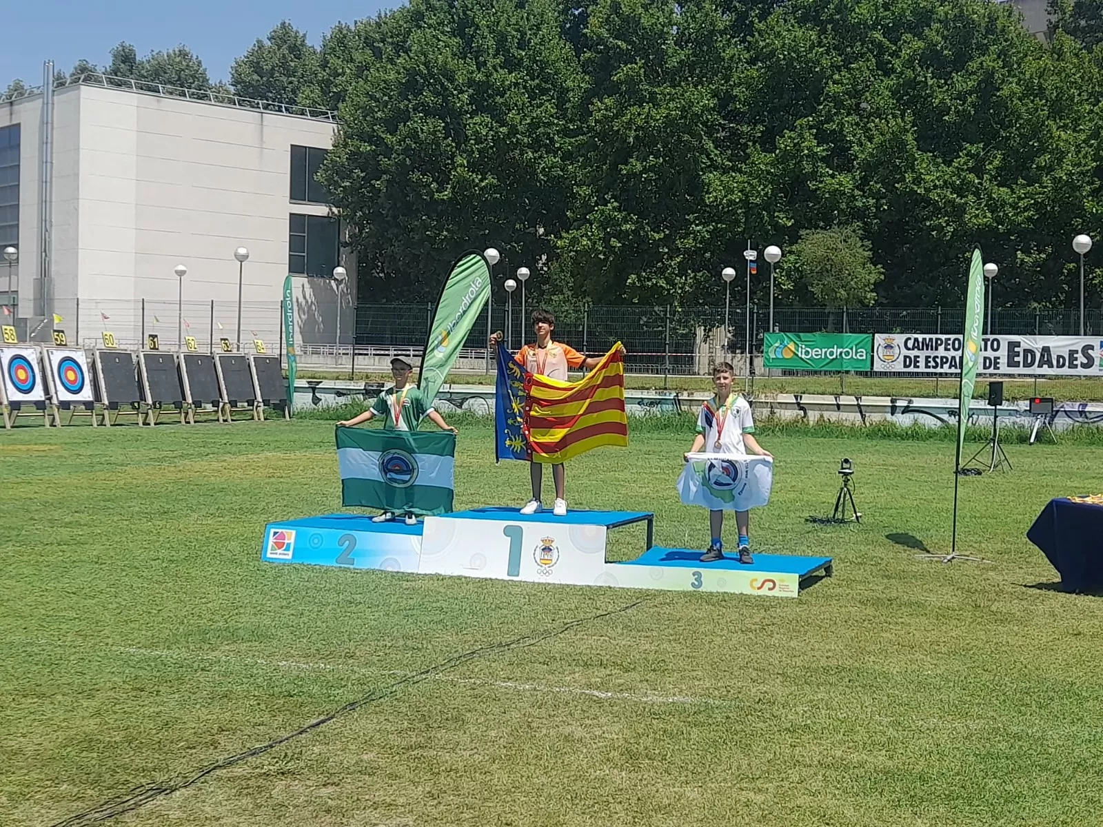 Joao Abós, a la derecha, en el podio.