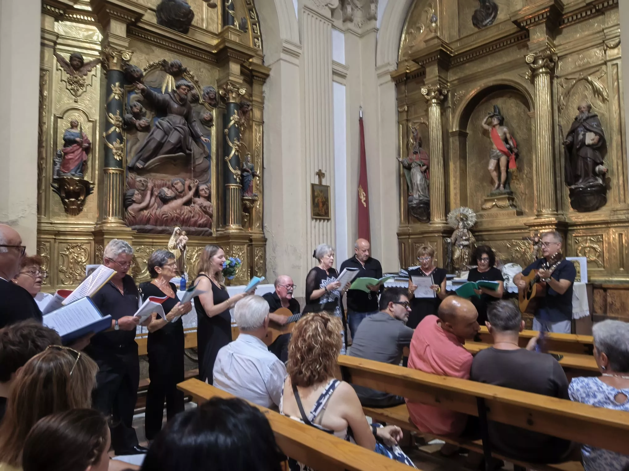 Acto de celebración de la recuperación de sus campanas de Biscarrués. Foto Mercedes Manterola