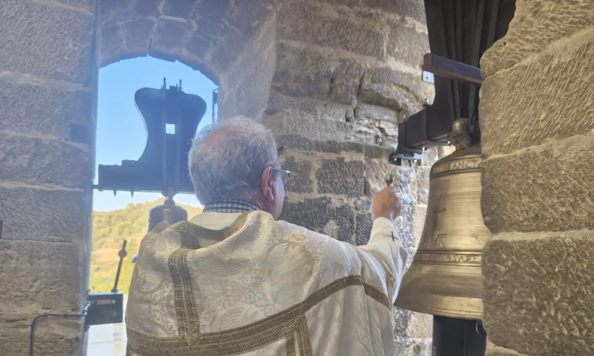 Acto de celebración de la recuperación de sus campanas de Biscarrués. Foto Mercedes Manterola