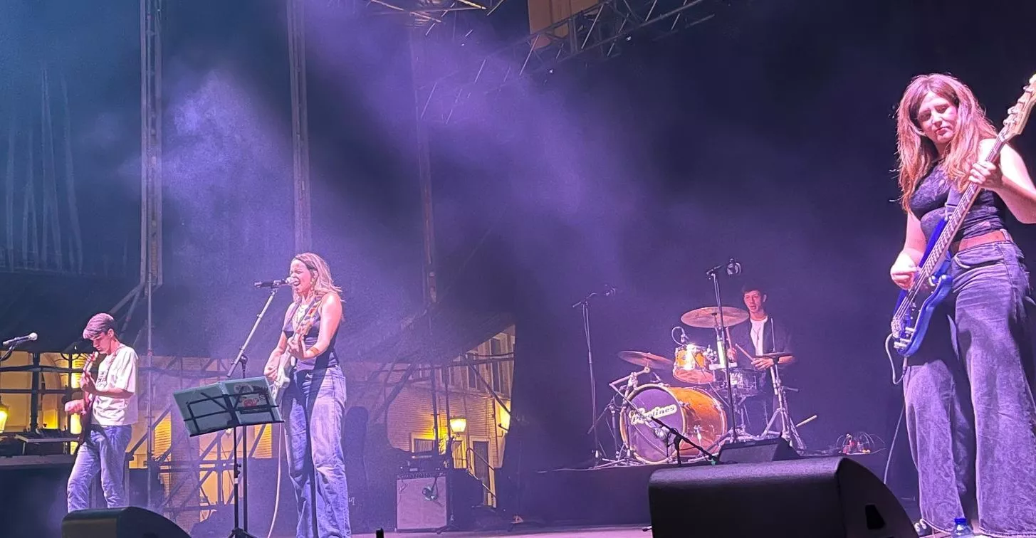 Sinbâ en el escenario de 'Huesca en Tránsito'. Foto Mercedes Manterola