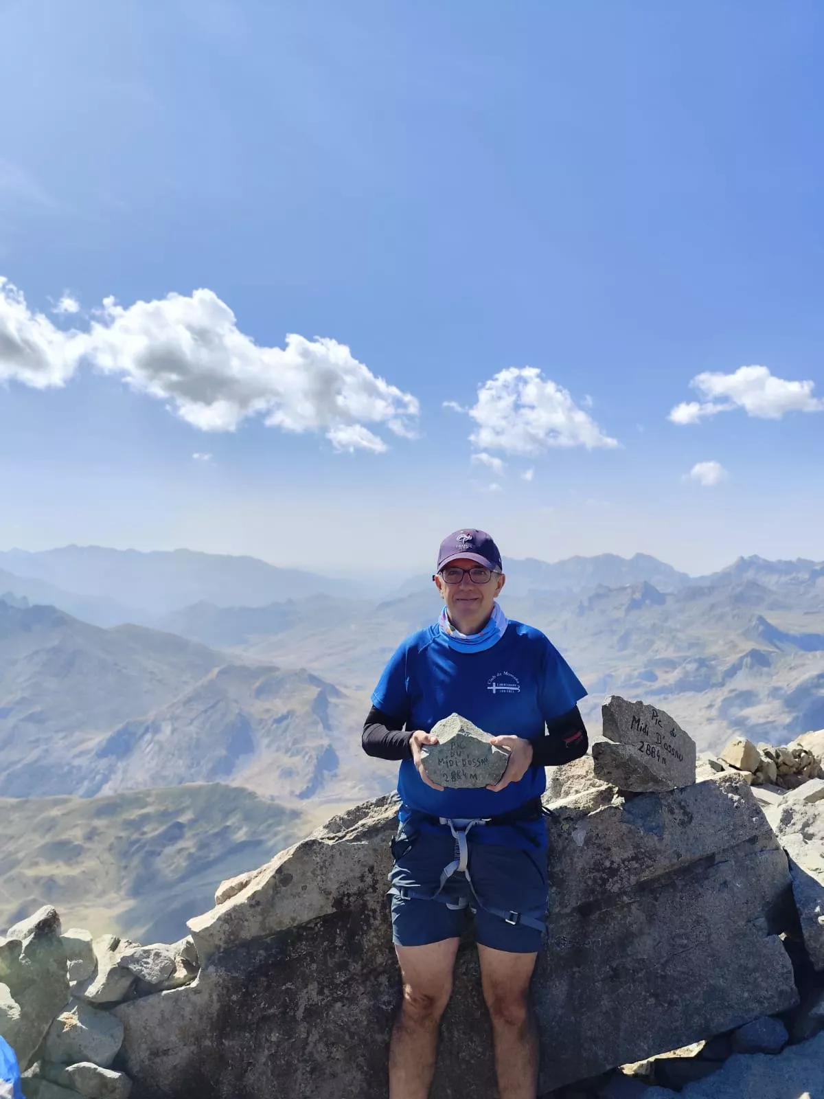Ascenso del Grupo de Alto Nivel de los Javieres al pico Midi d'Osseau