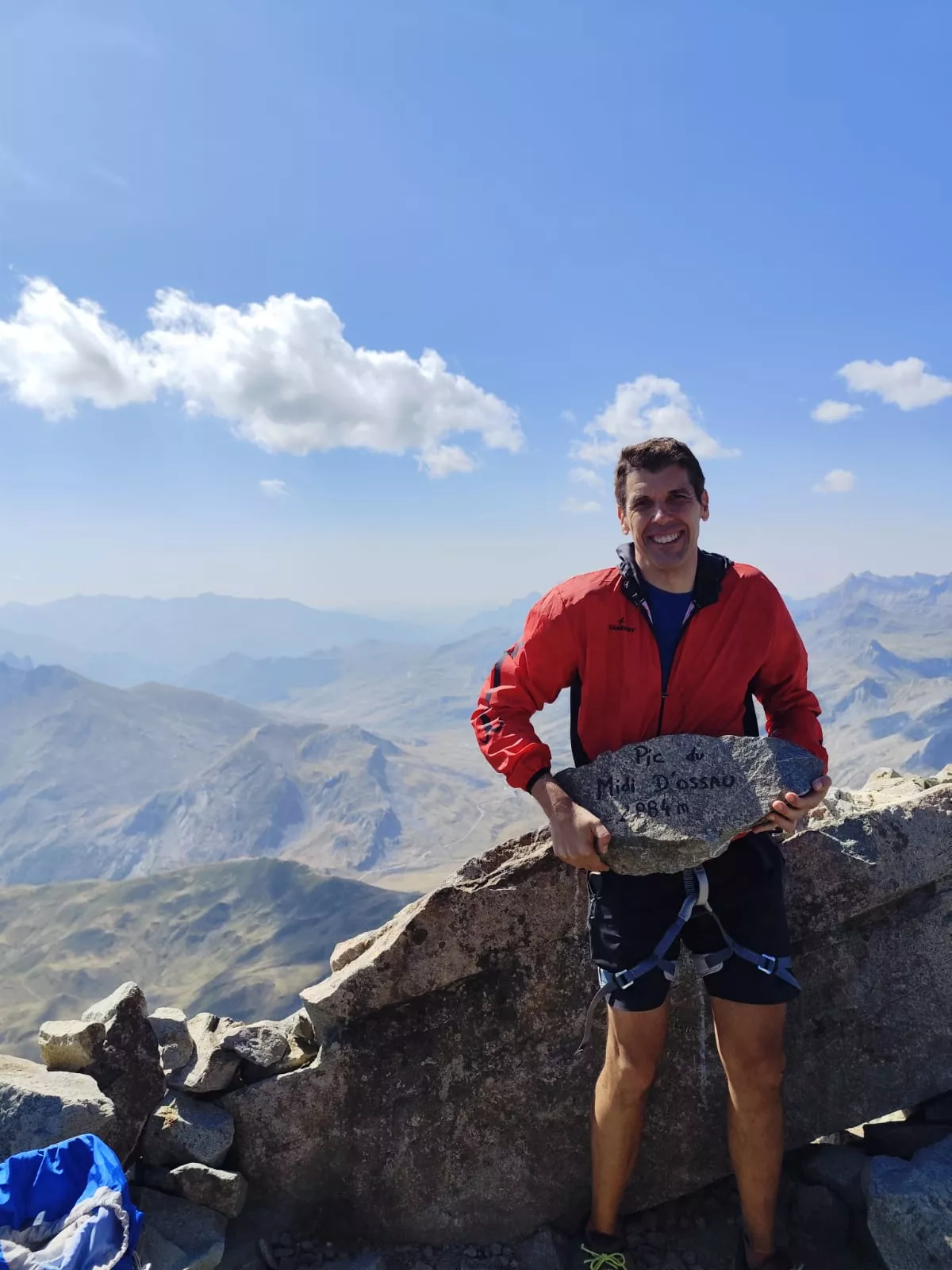 Ascenso del Grupo de Alto Nivel de los Javieres al pico Midi d'Osseau