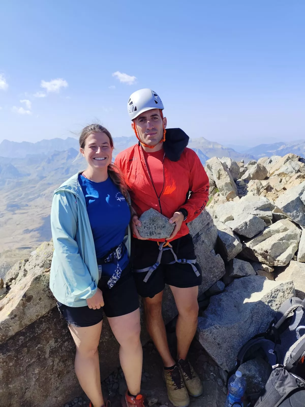Ascenso del Grupo de Alto Nivel de los Javieres al pico Midi d'Osseau