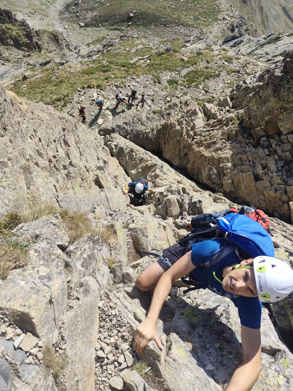 Ascenso del Grupo de Alto Nivel de los Javieres al pico Midi d'Osseau