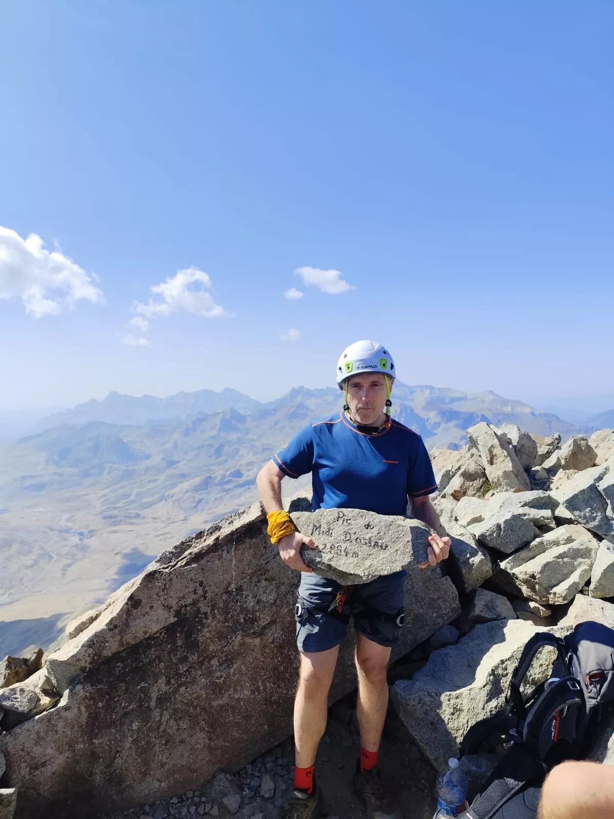 Ascenso del Grupo de Alto Nivel de los Javieres al pico Midi d'Osseau