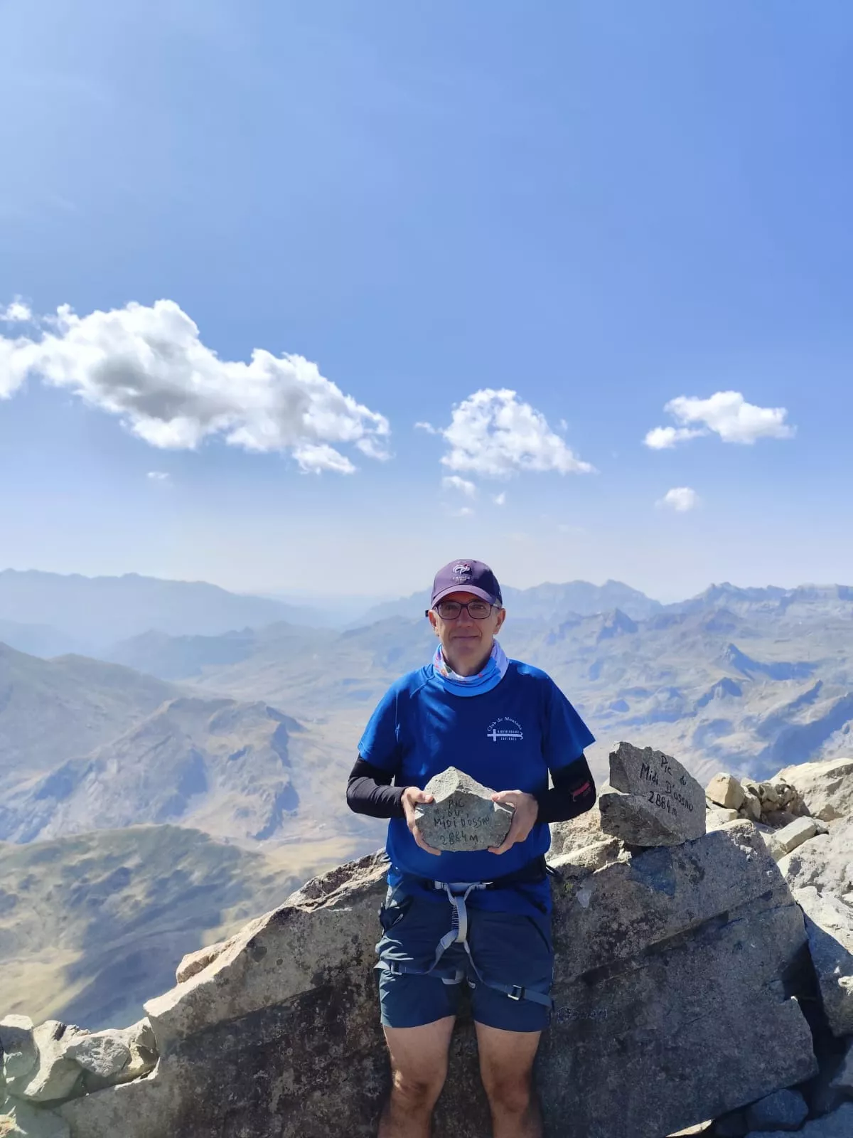 Ascenso del Grupo de Alto Nivel de los Javieres al pico Midi d'Osseau
