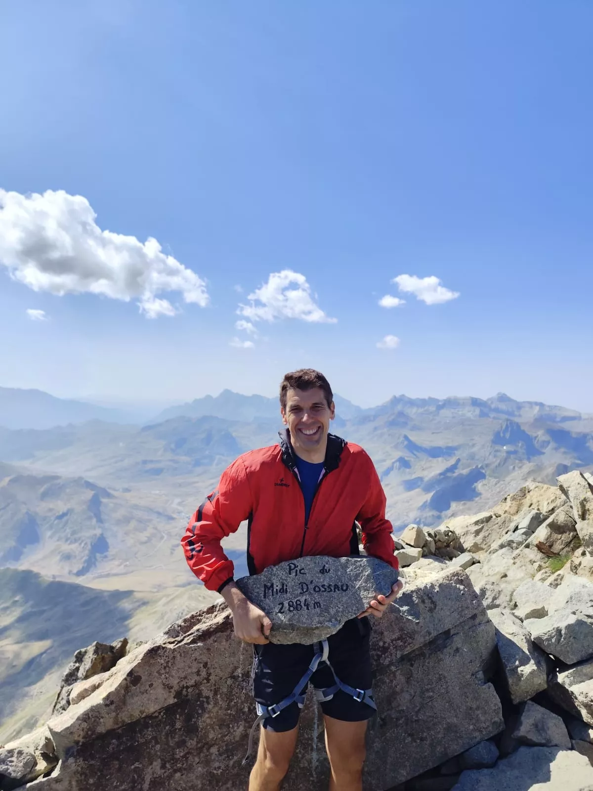 Ascenso del Grupo de Alto Nivel de los Javieres al pico Midi d'Osseau
