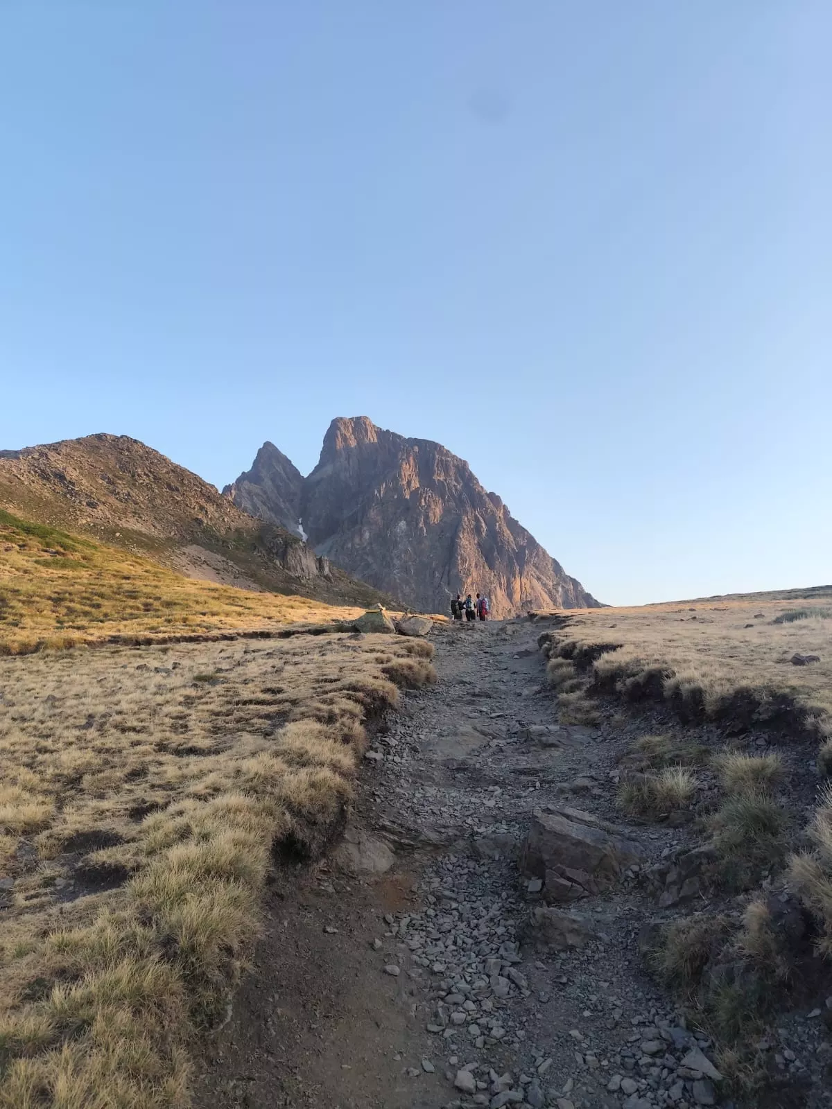 Ascenso del Grupo de Alto Nivel de los Javieres al pico Midi d'Osseau