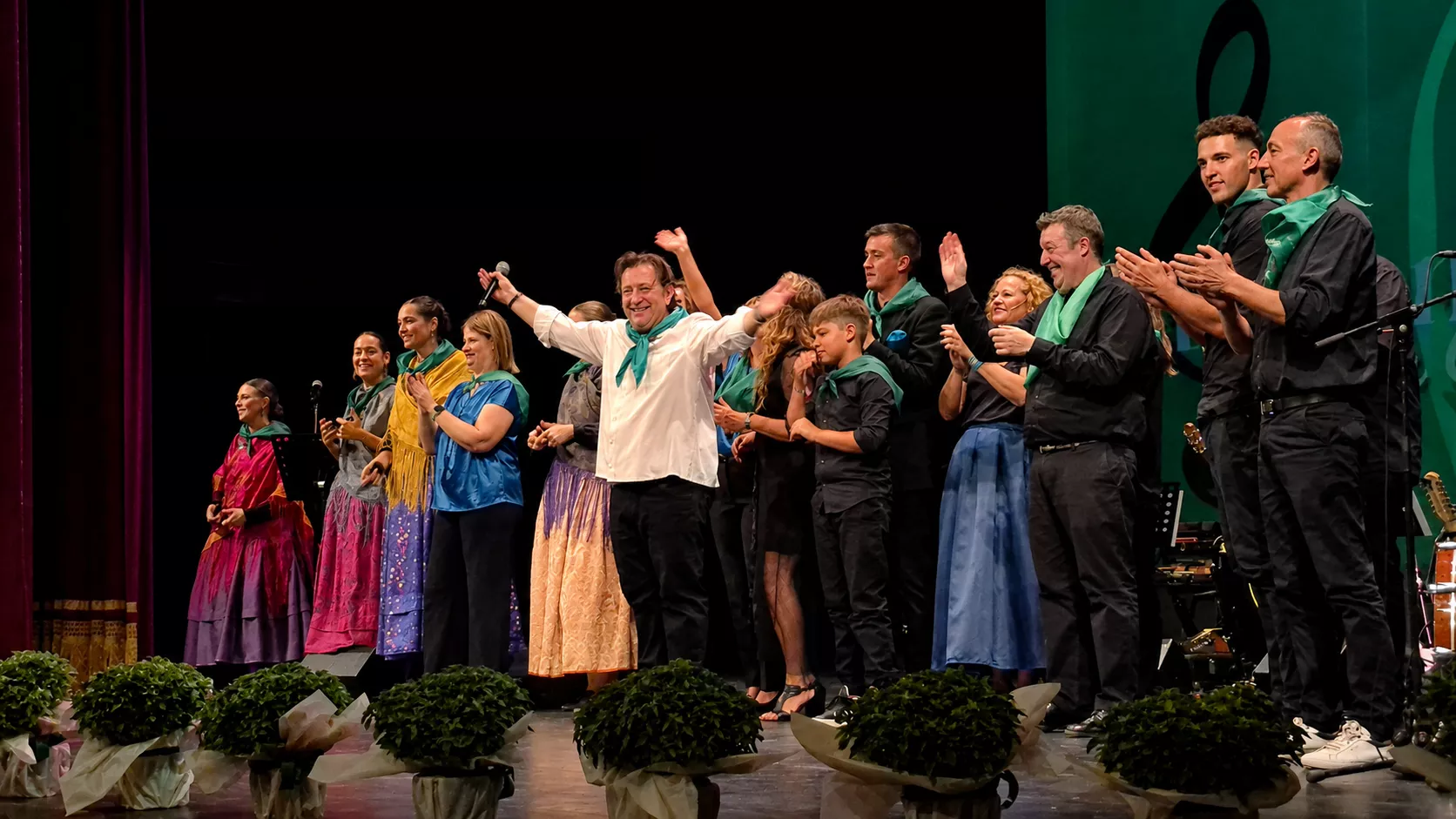 "Emociones de nuestra tierra" recuerda a los hermanos Ochoa, celebra la música de Aragón y rinde homenaje a Susana Raya. Foto Myriam Martínez