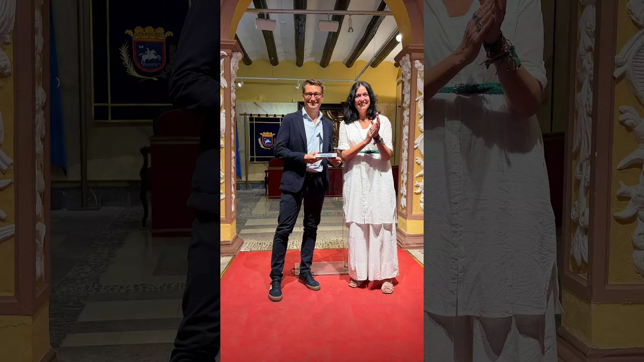 El Ayuntamiento de Huesca homenajea a Javier Alfaro, el podólogo campeón del mundo con España